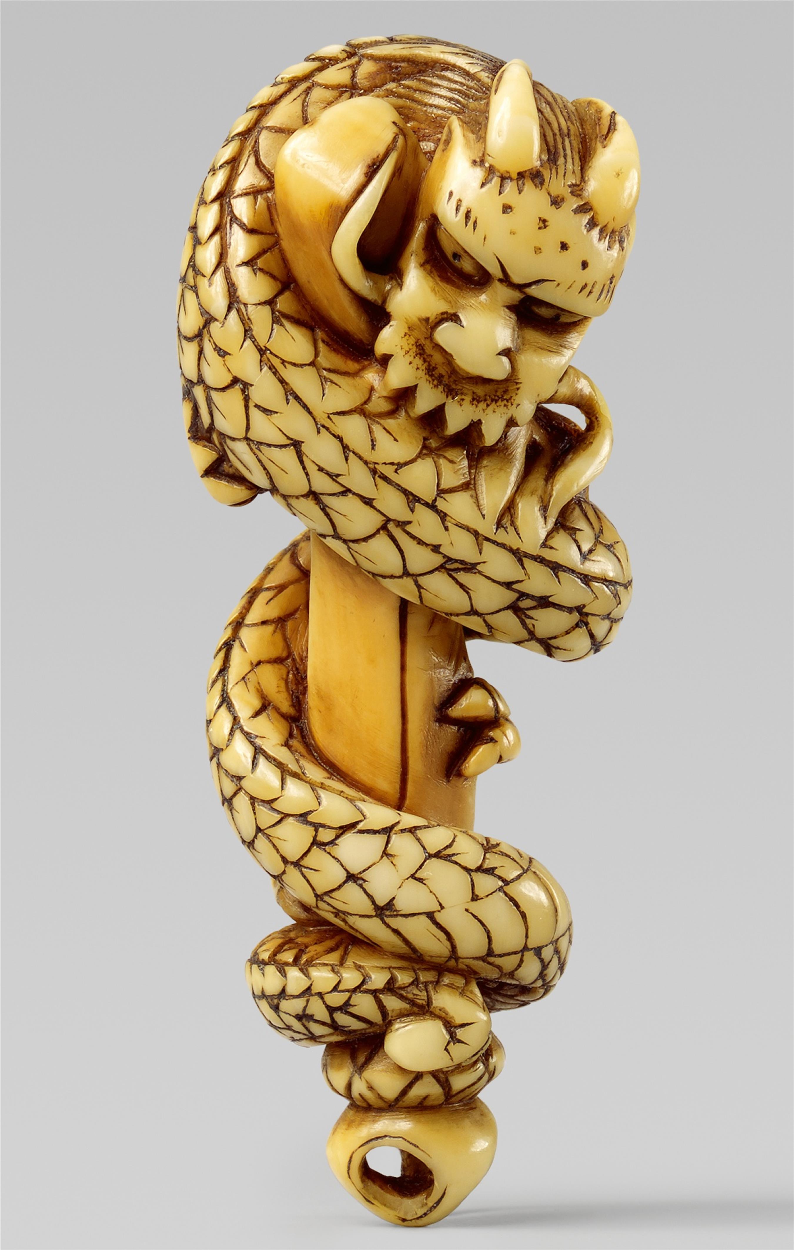 An ivory netsuke of a dragon. 19th century - image-1