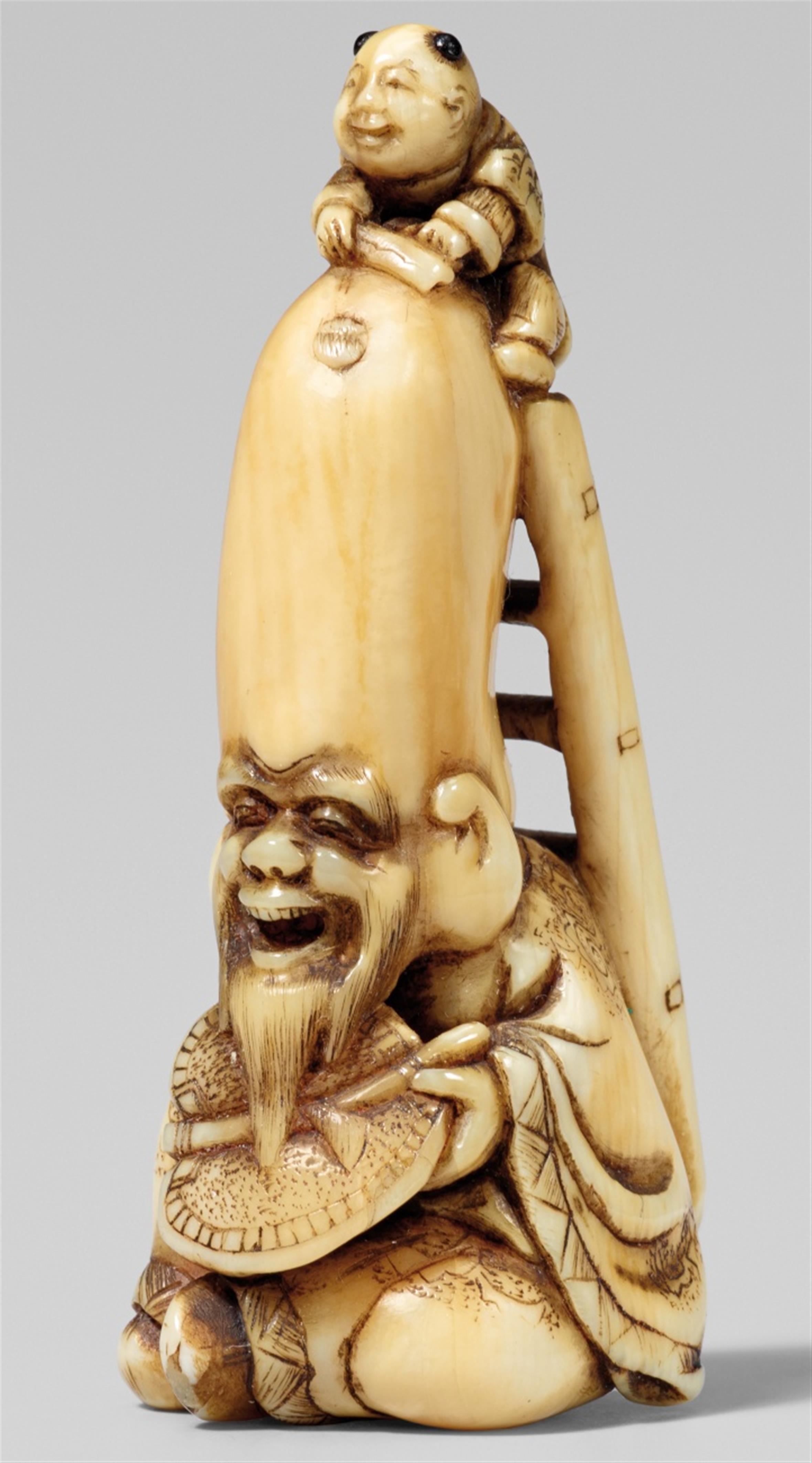 An amusing ivory netsuke of a laughing Fukurokuju, by Shôgyoku. Second half 19th century - image-1