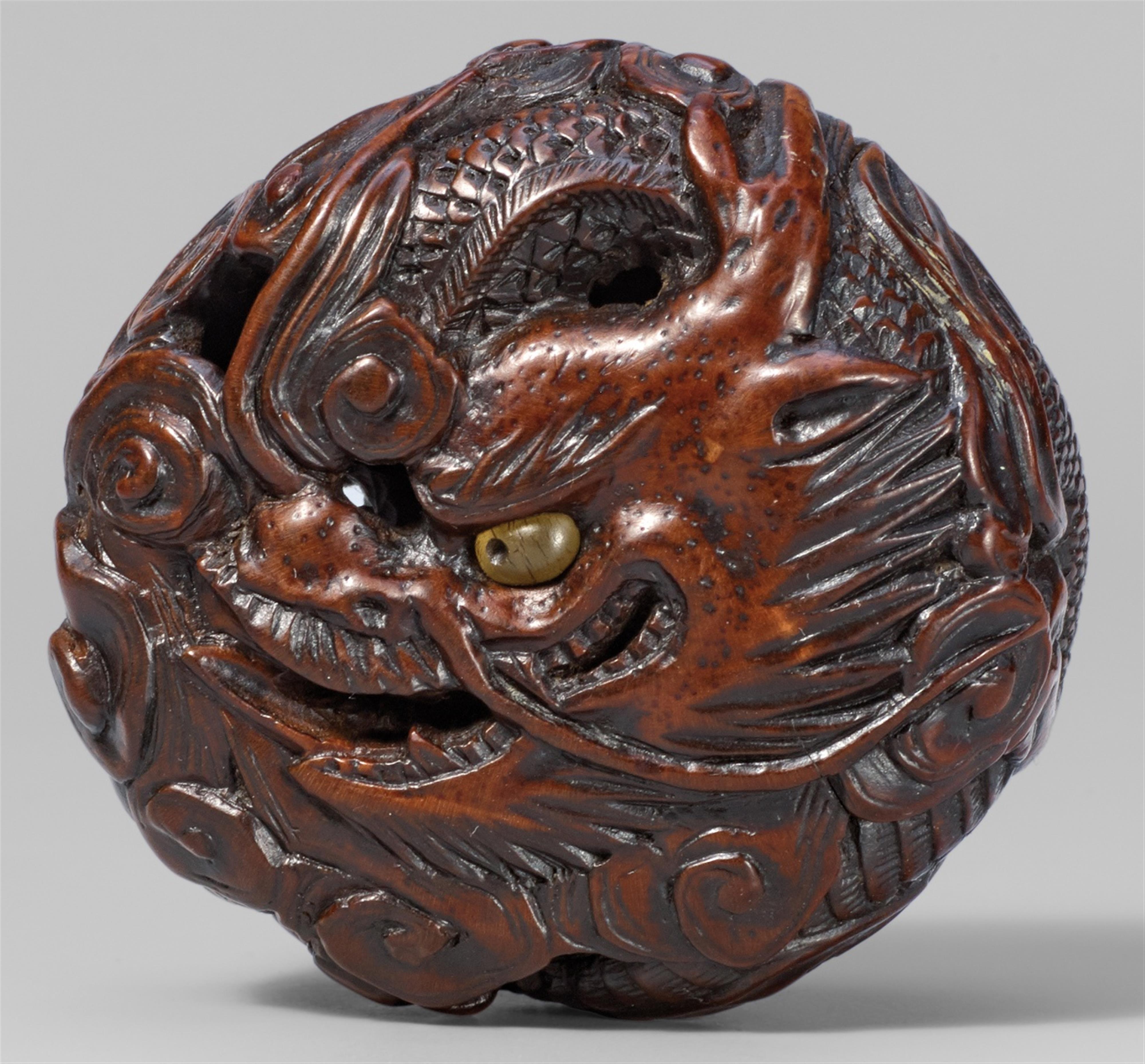 A good boxwood netsuke of a dragon, by Shigekazu. Mid-19th century - image-1