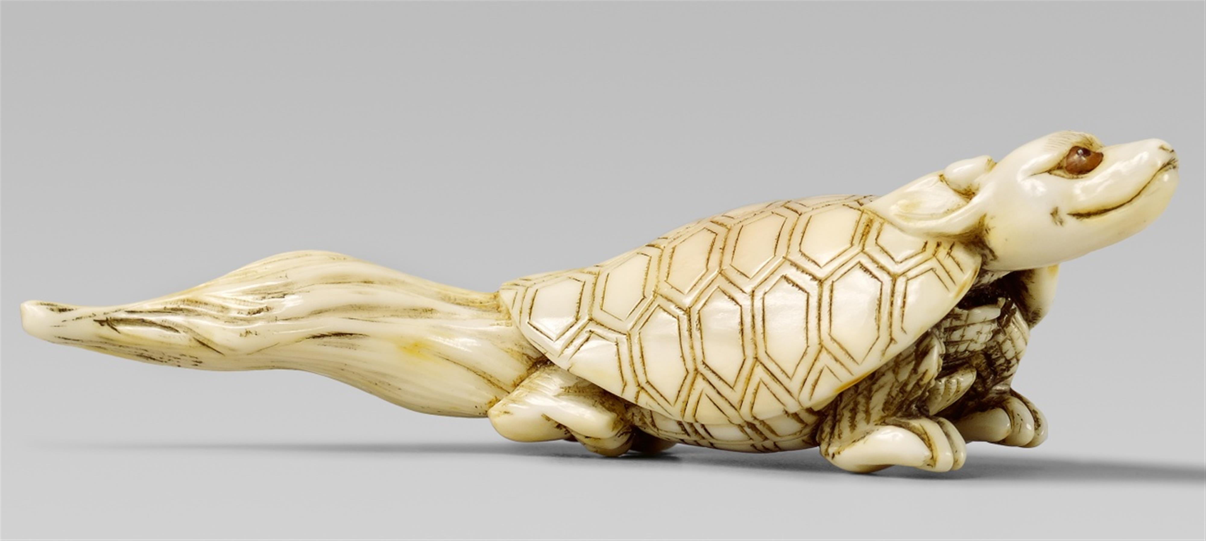 An ivory netsuke of a minogame, by Komin. 19th century or later - image-1