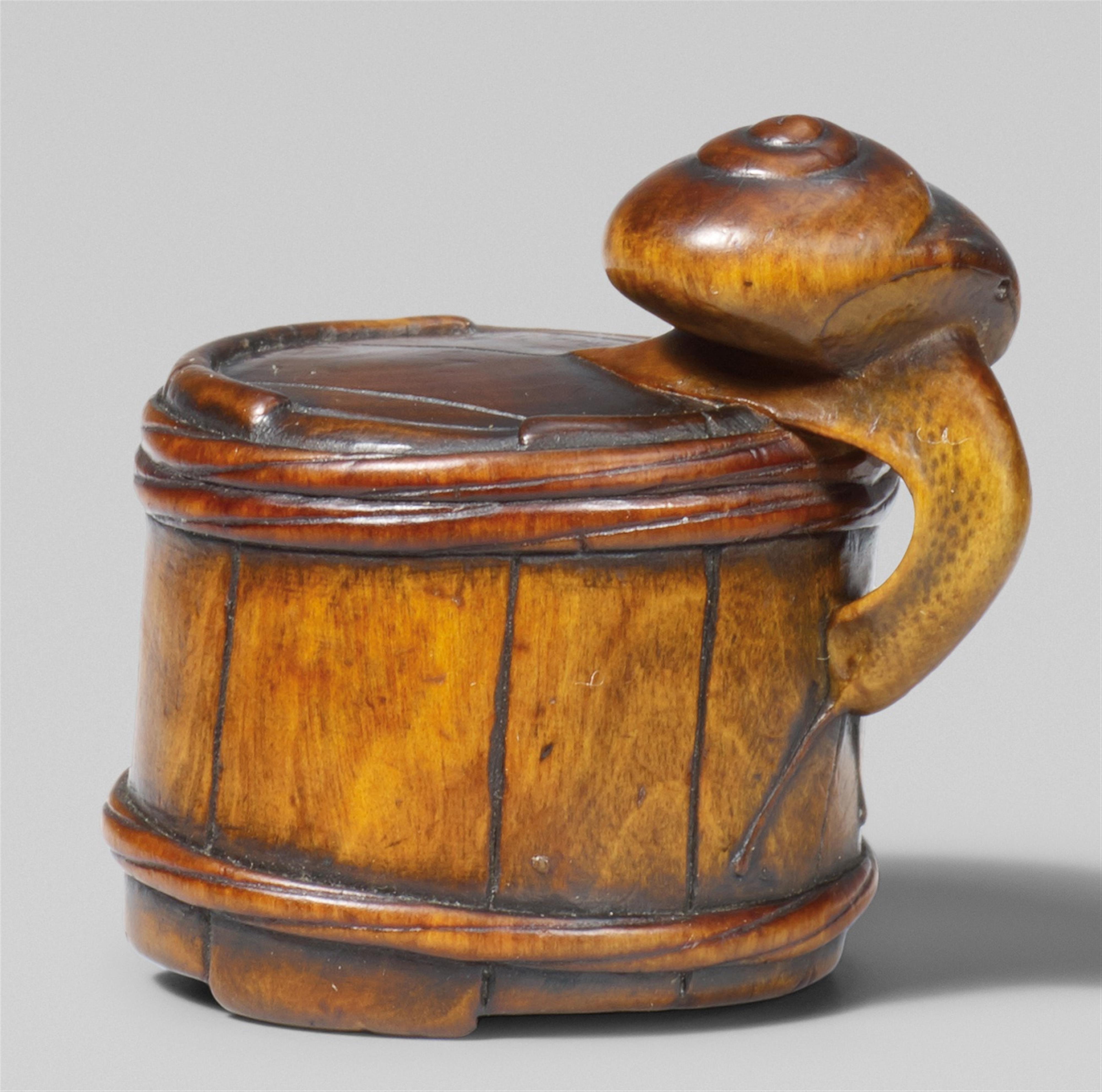 A boxwood netsuke of a snail on a bucket. Mid-19th century - image-1