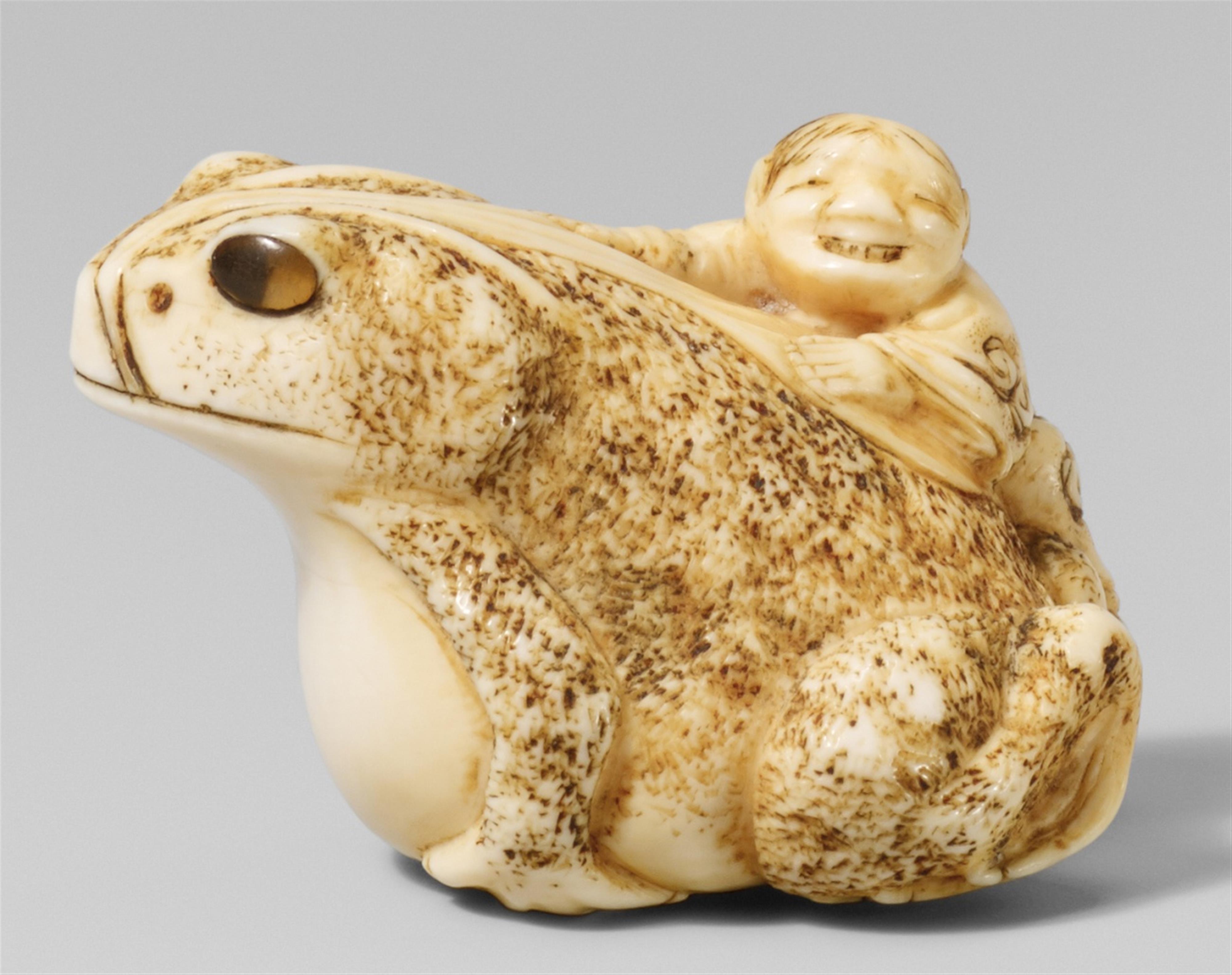 An ivory netsuke of a toad with Tekkai Sennin's soul. Early 19th century - image-1