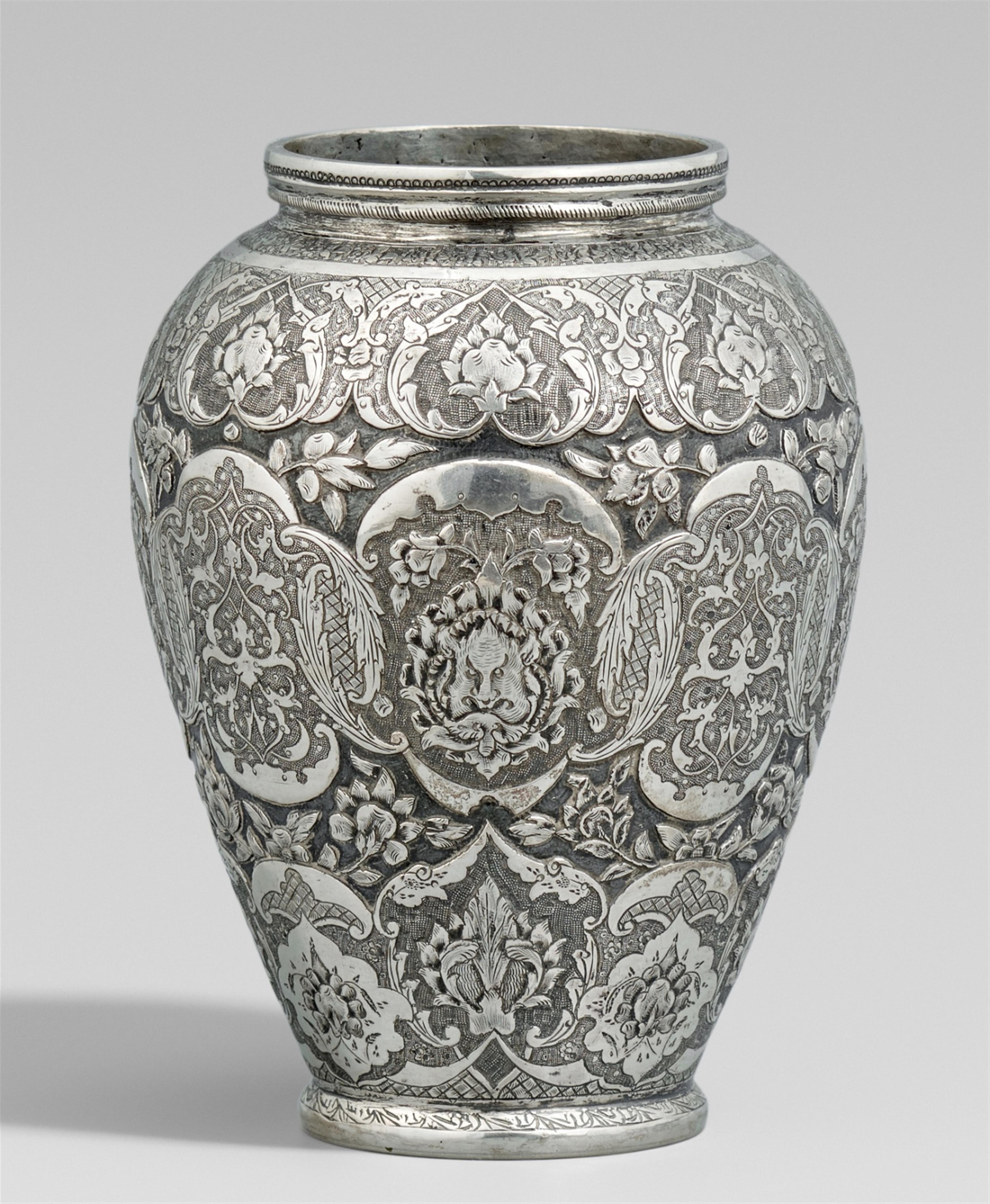 An Iranian silver vase. Probably around 1900 - image-1