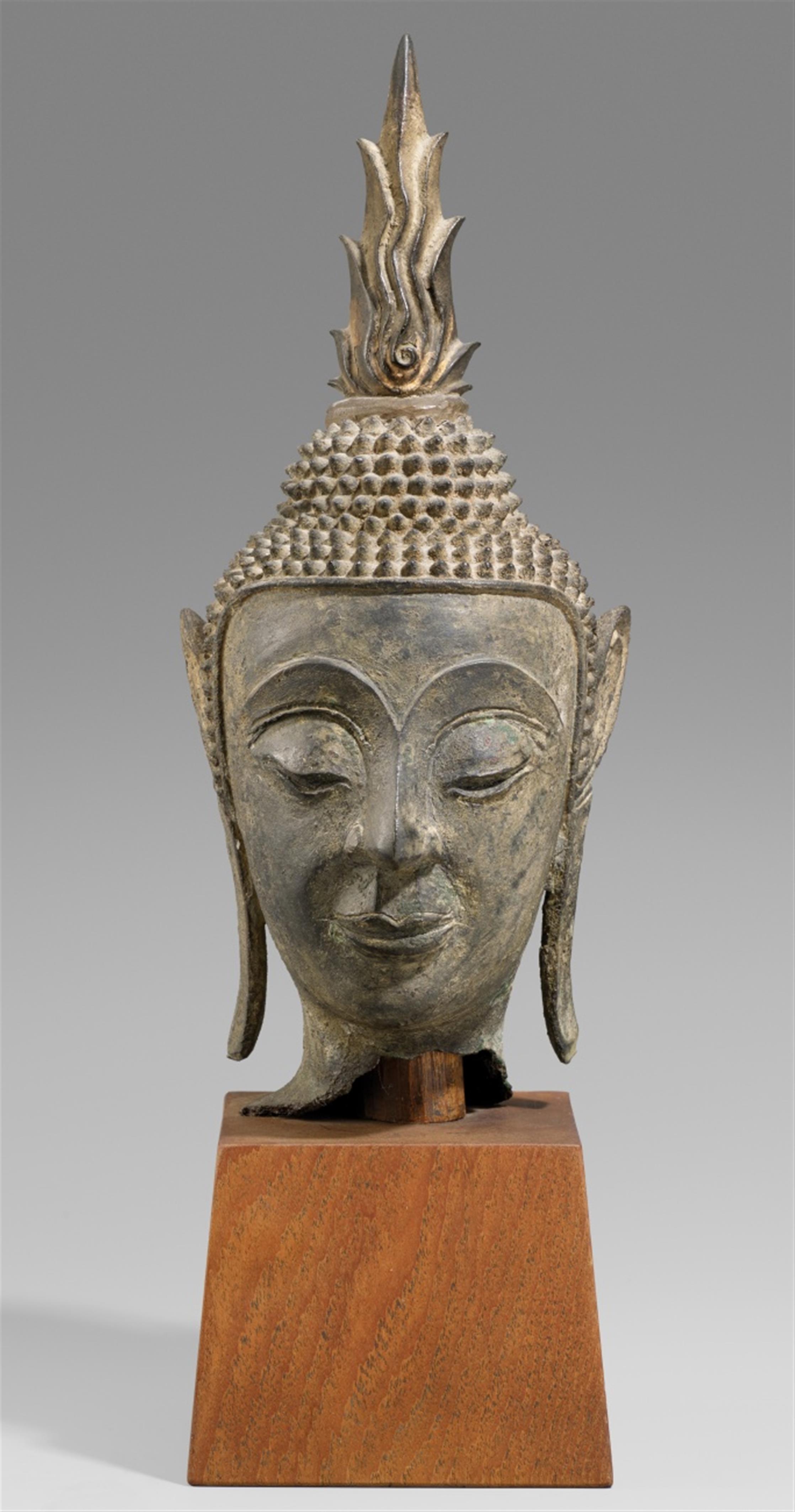 A Laotian bronze head of a Buddha. 16th/17th century or later - image-1