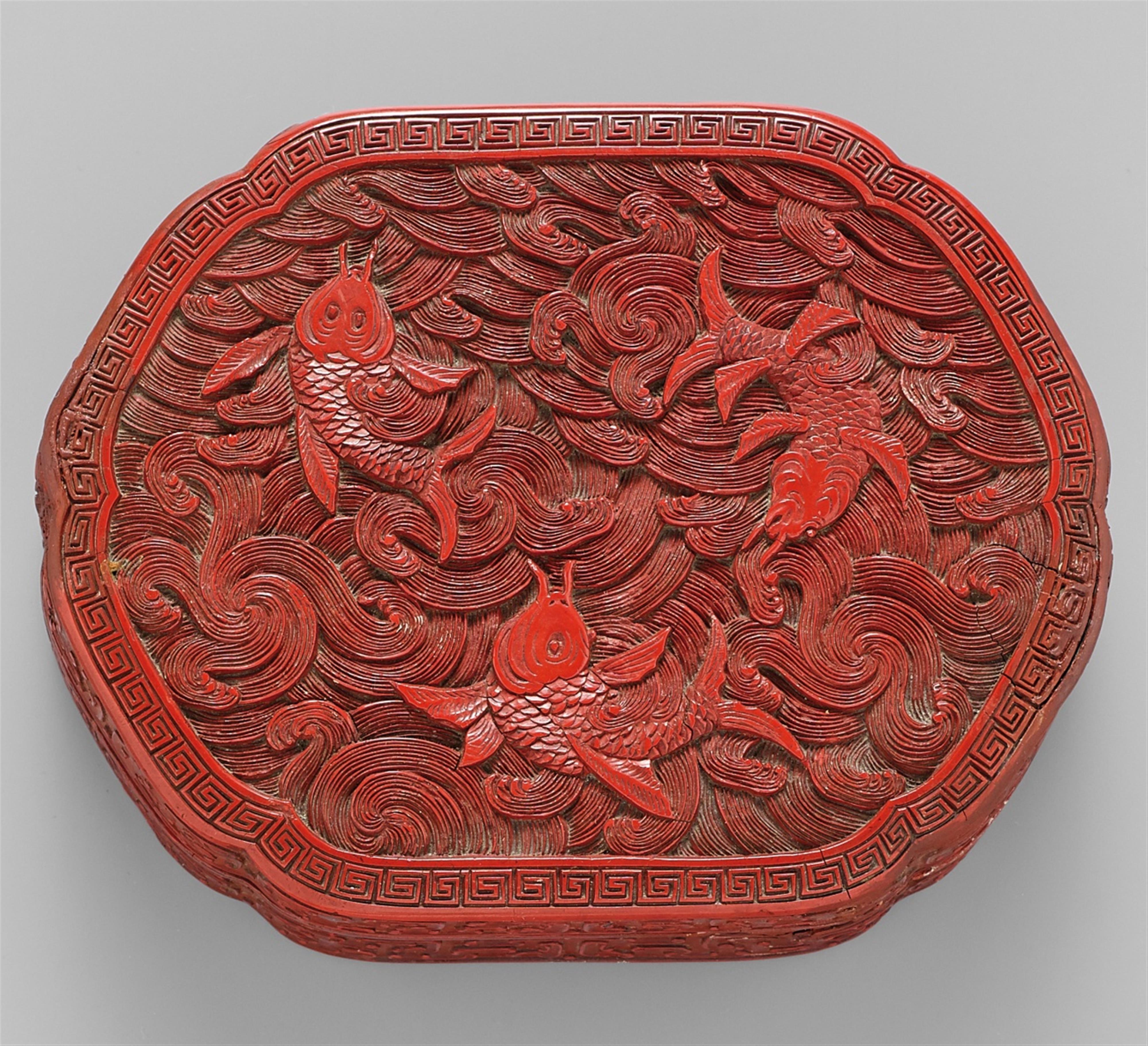 A carved red lacquer box. 19th century - image-1