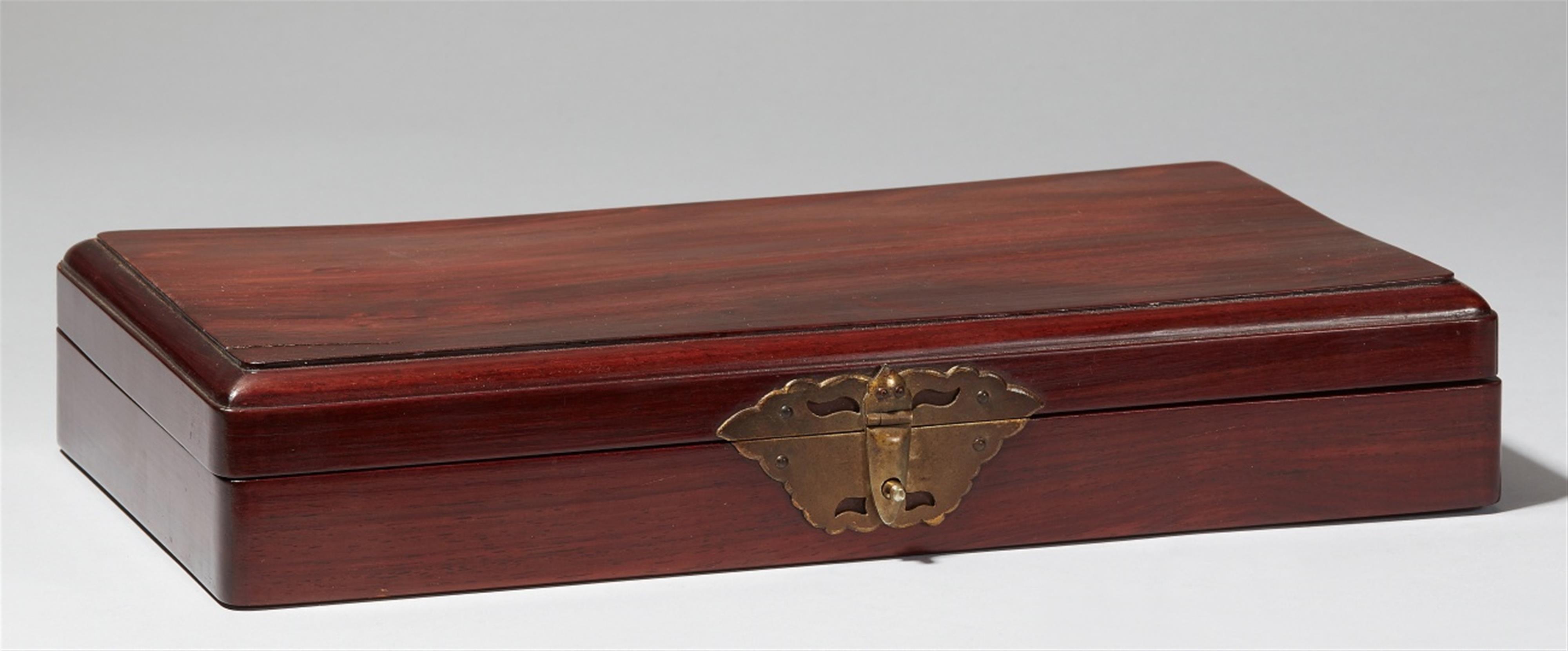 A huanghuali wood rectangular box. 19th/early 20th century - image-1