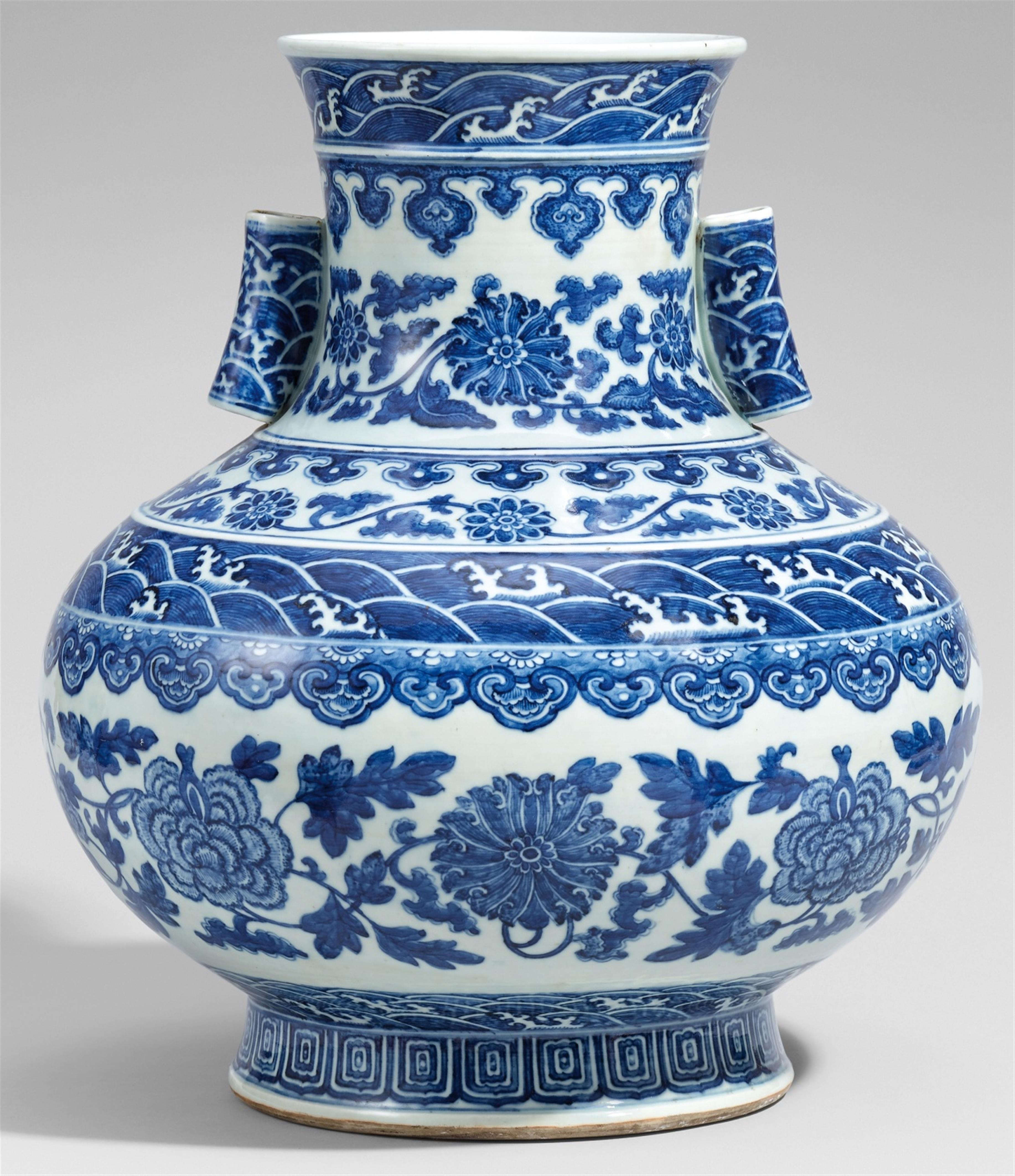 Große blau-weiße Vase. 19./20. Jh. - image-1
