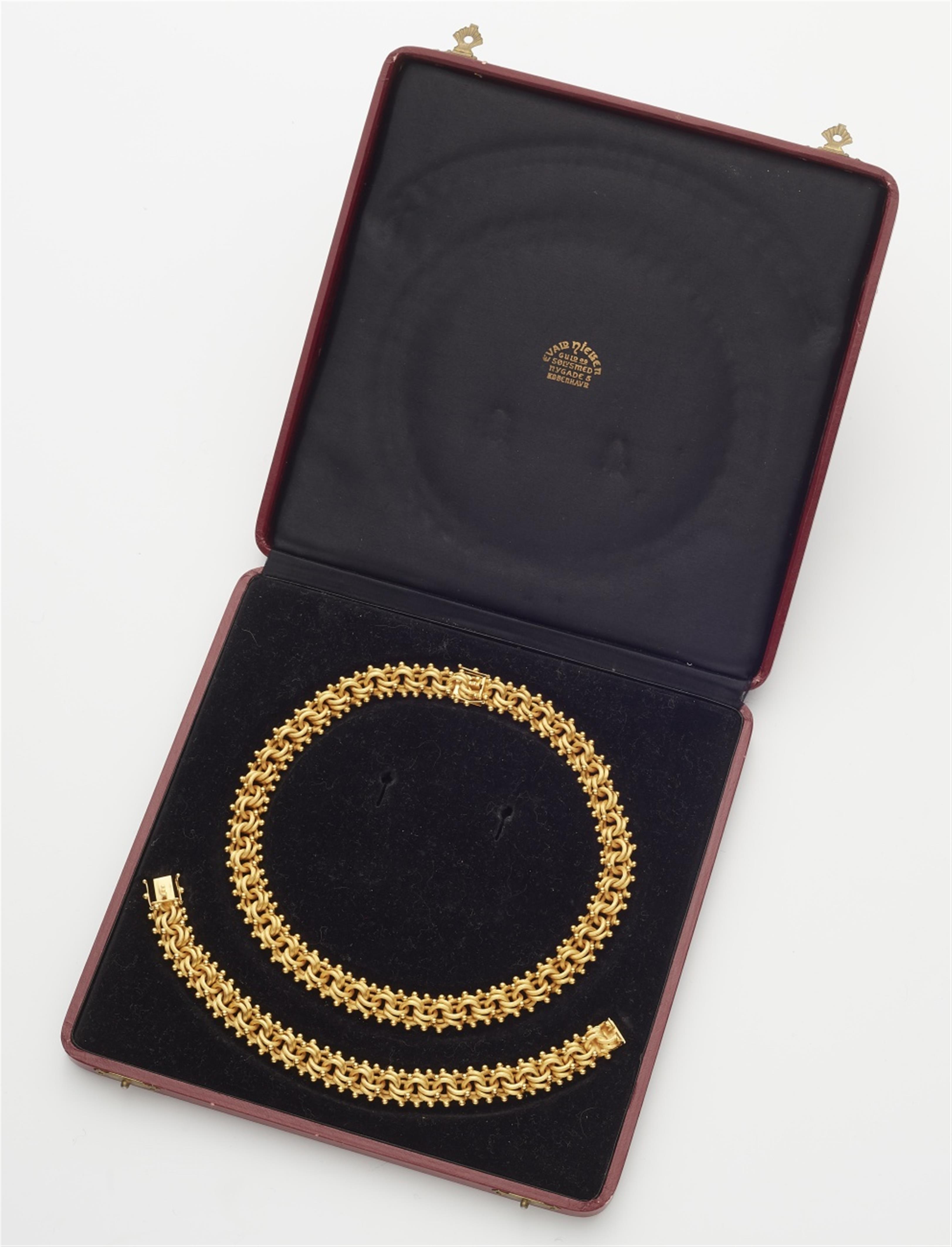 A 14k gold chain necklace and bracelet - image-3