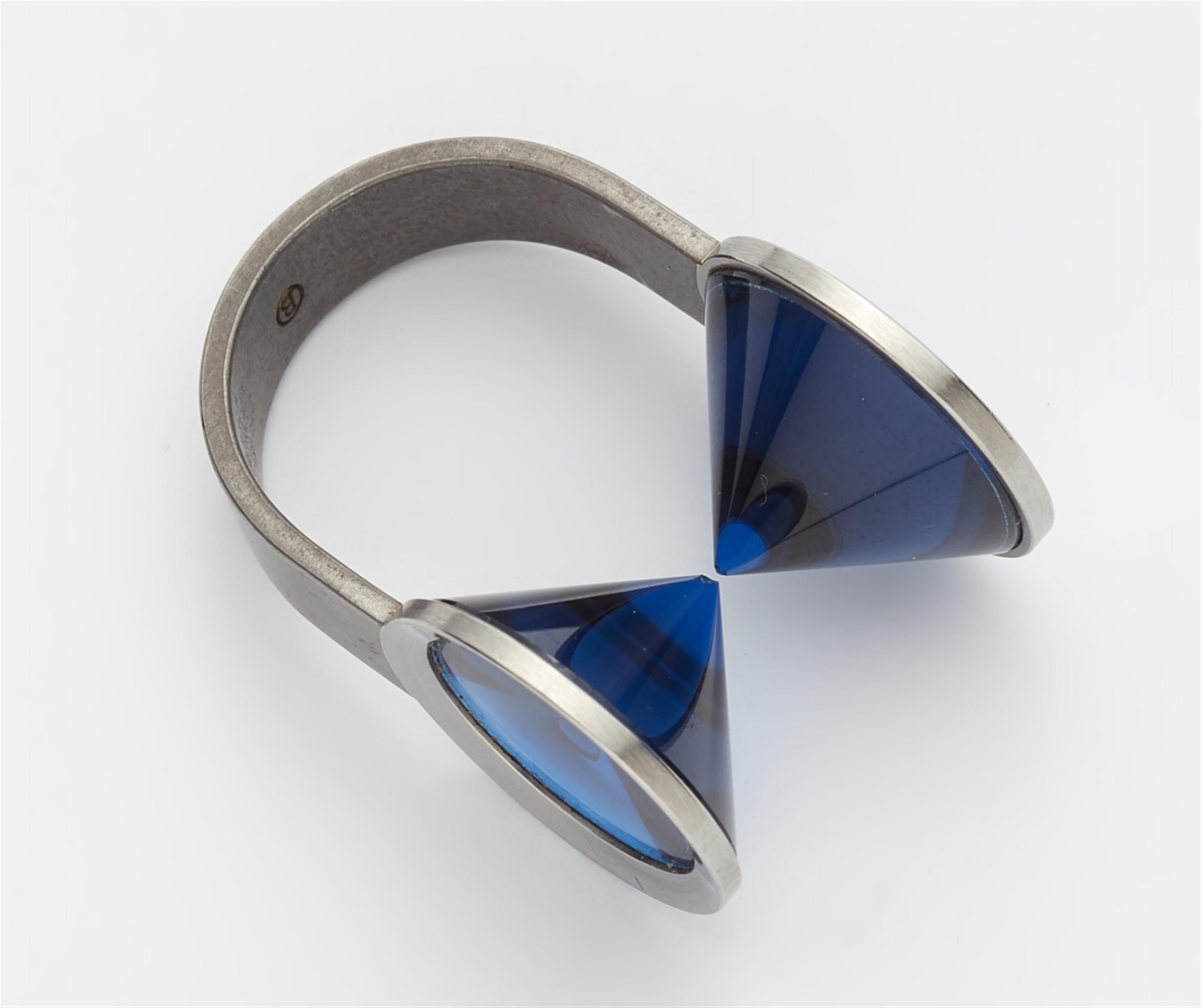 A steel ring with synthetic spinels - image-1