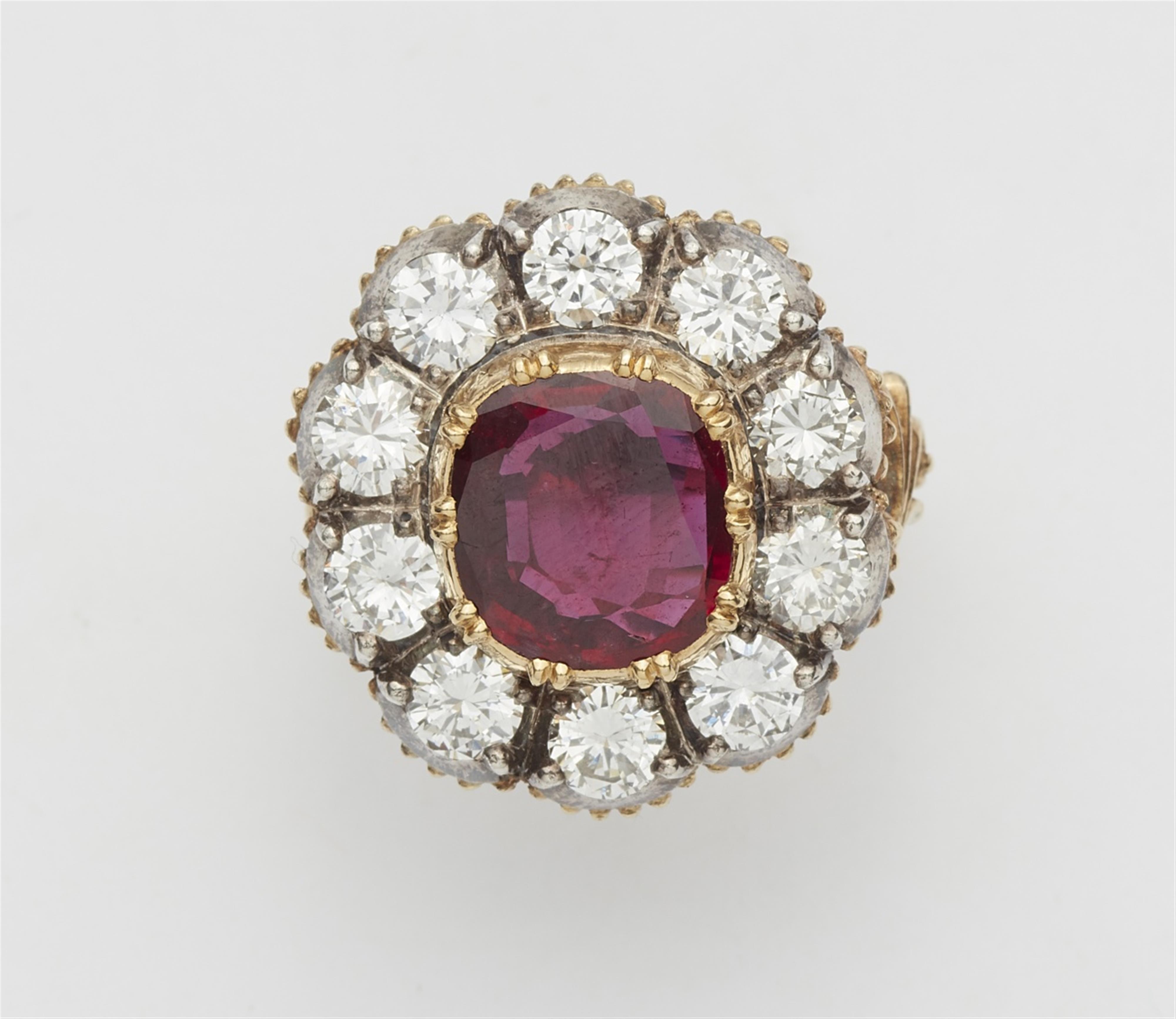 An 18k gold and ruby ring - image-1