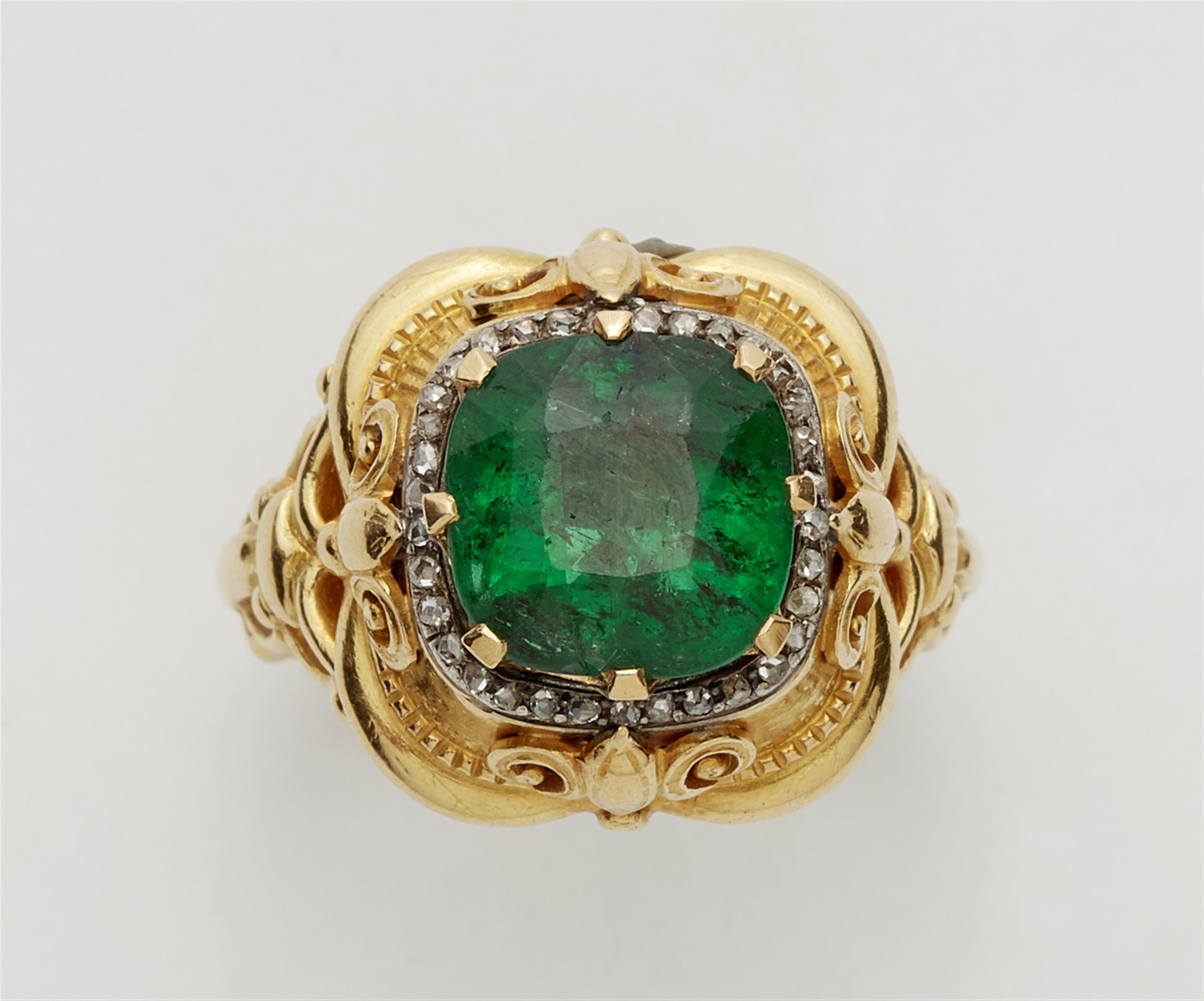 An 18k gold and emerald Historicist ring - image-1