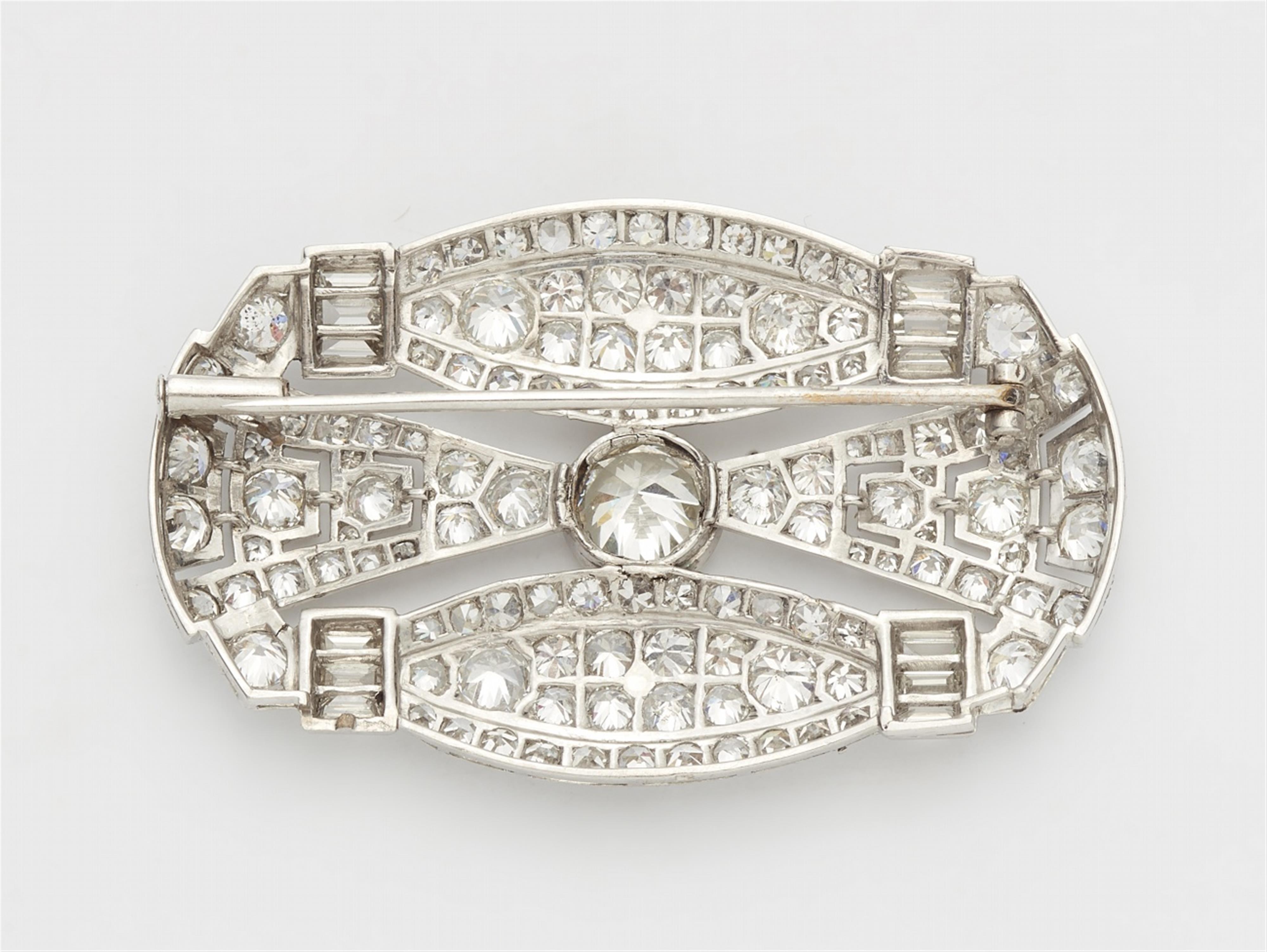 An Art Deco platinum and diamond brooch - image-2