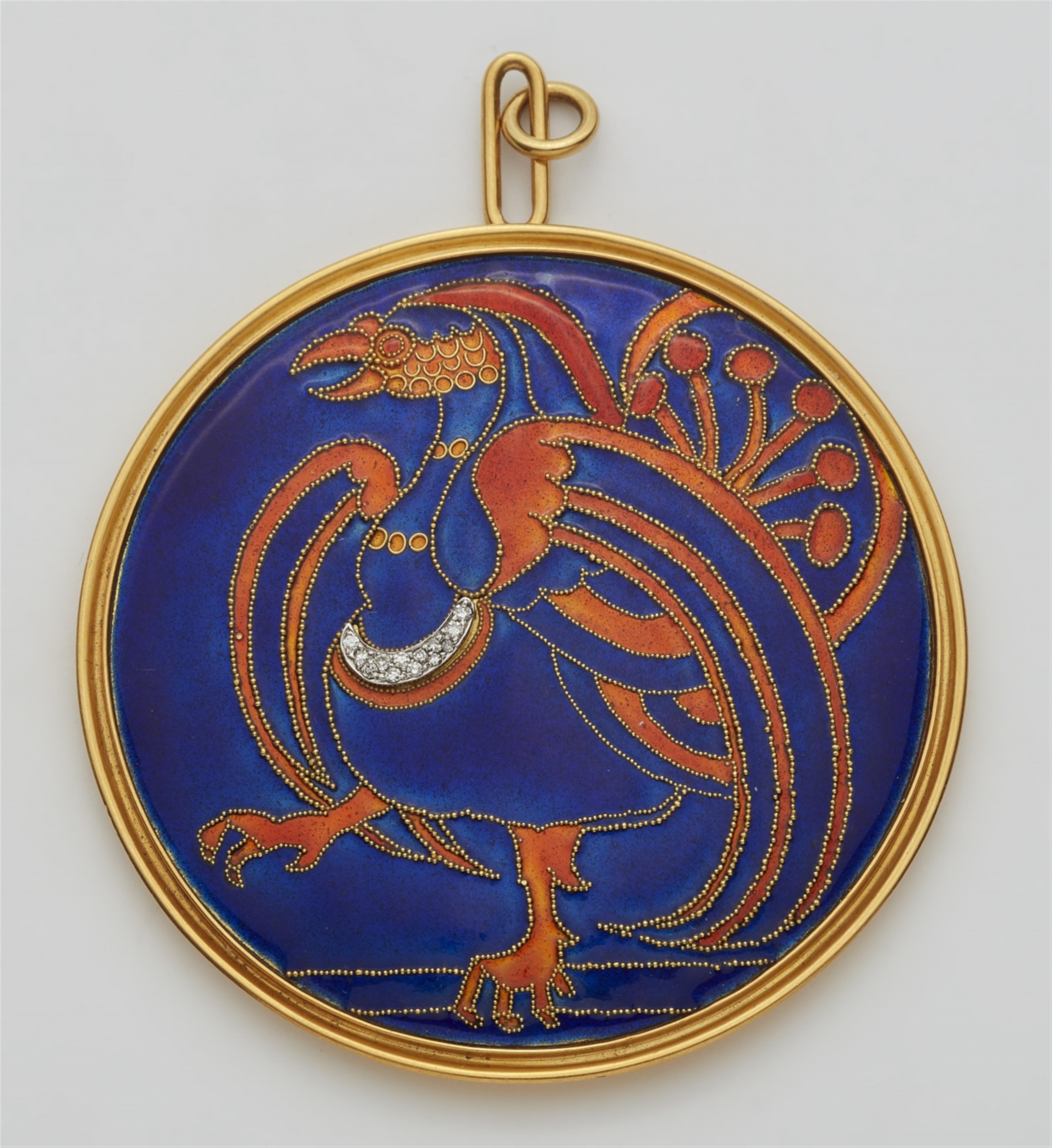 A gold enamelled "Greif" pendant - image-1