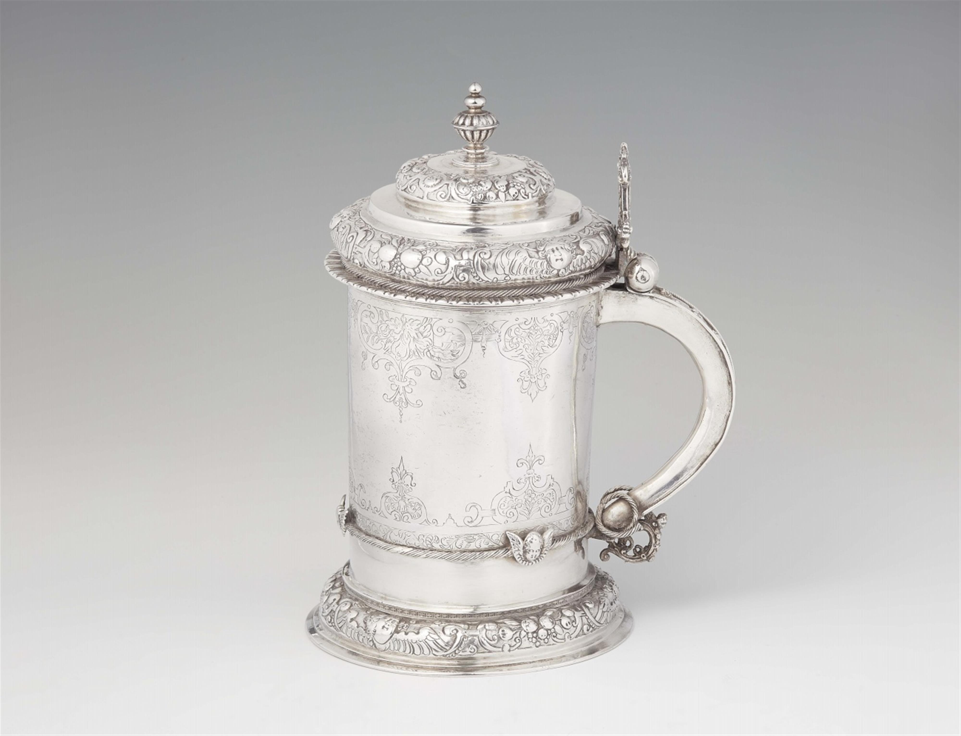 An important Bremen Renaissance silver tankard - image-1