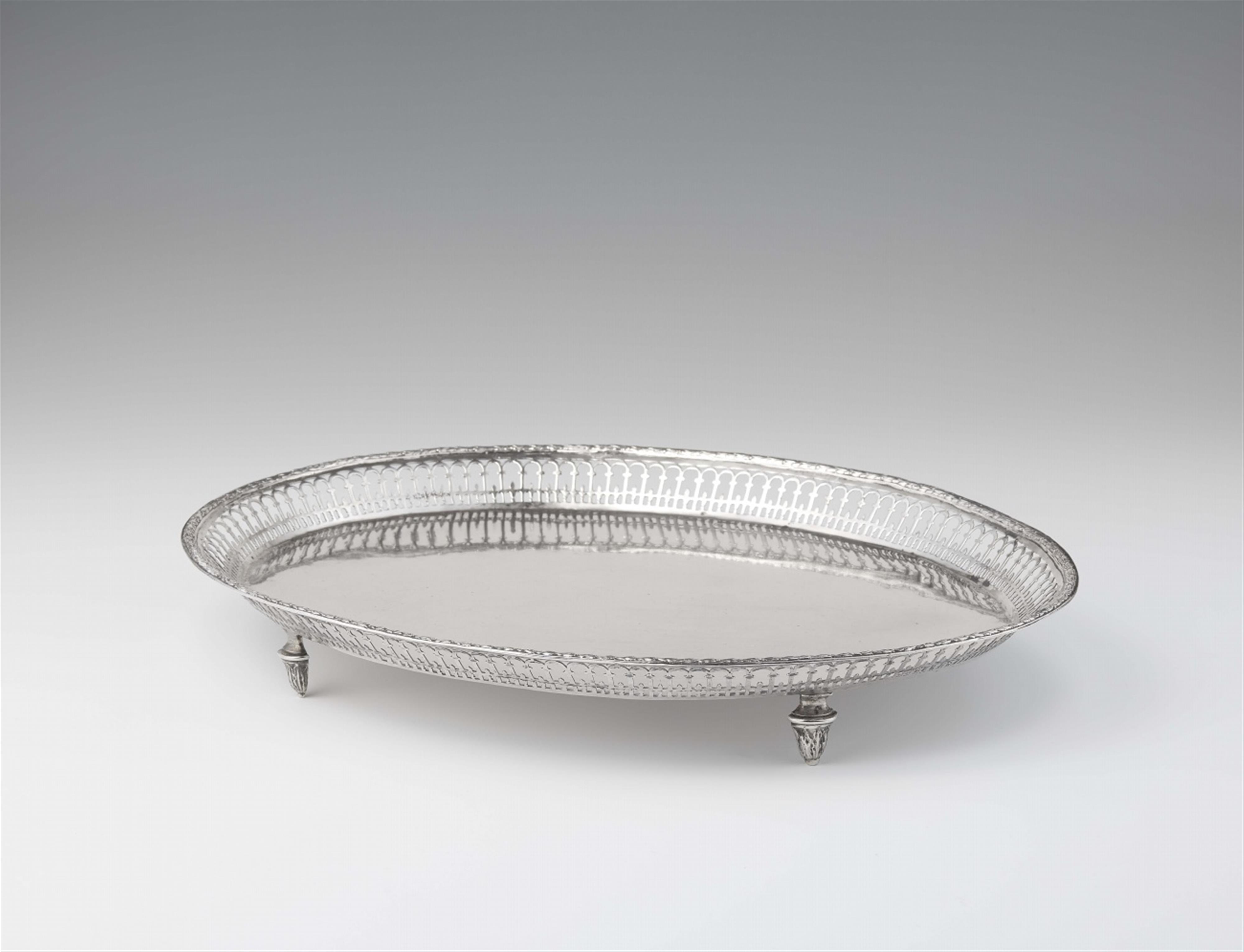 A Neoclassical Augsburg silver platter - image-1