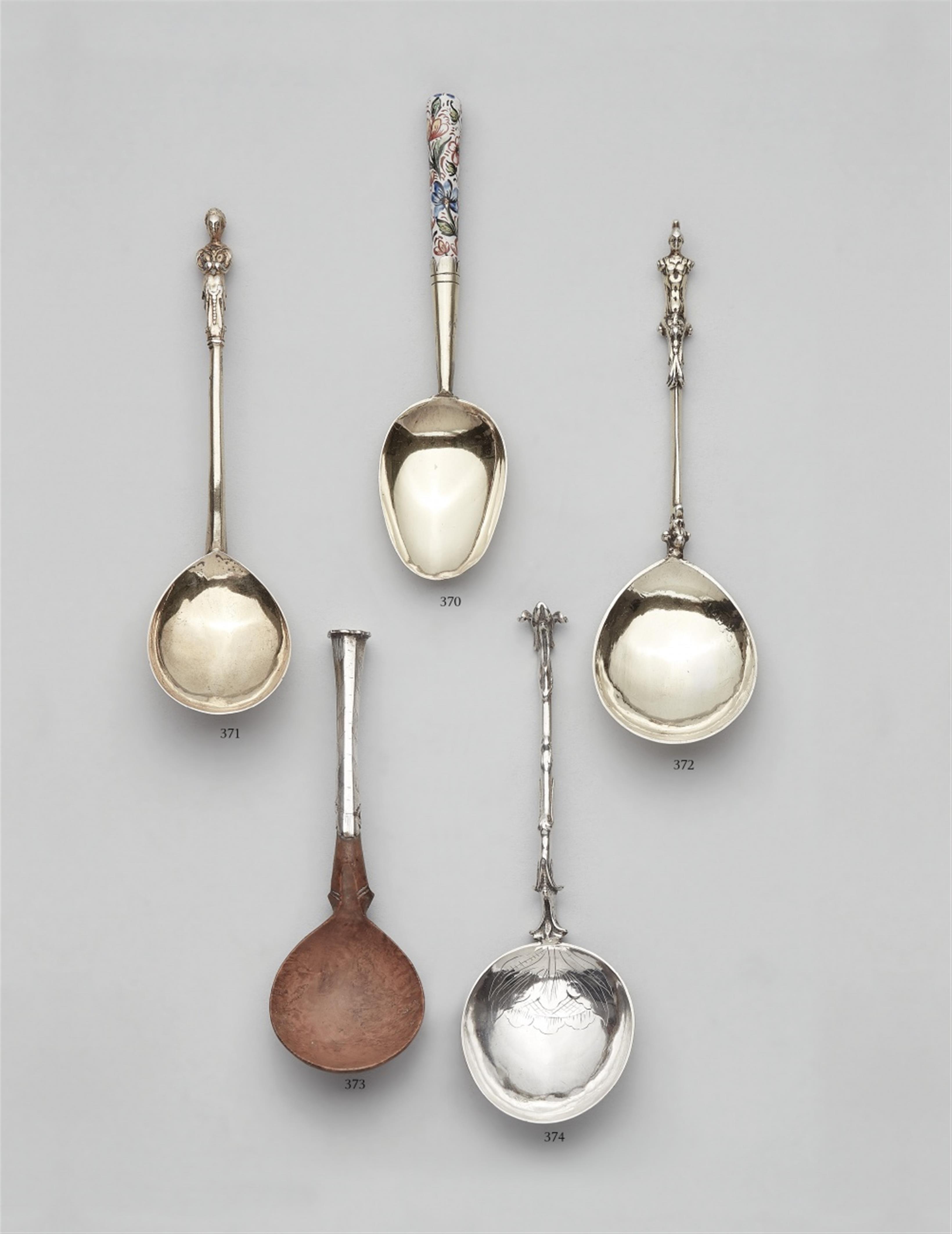 An early Parisian silver gilt spoon - image-1