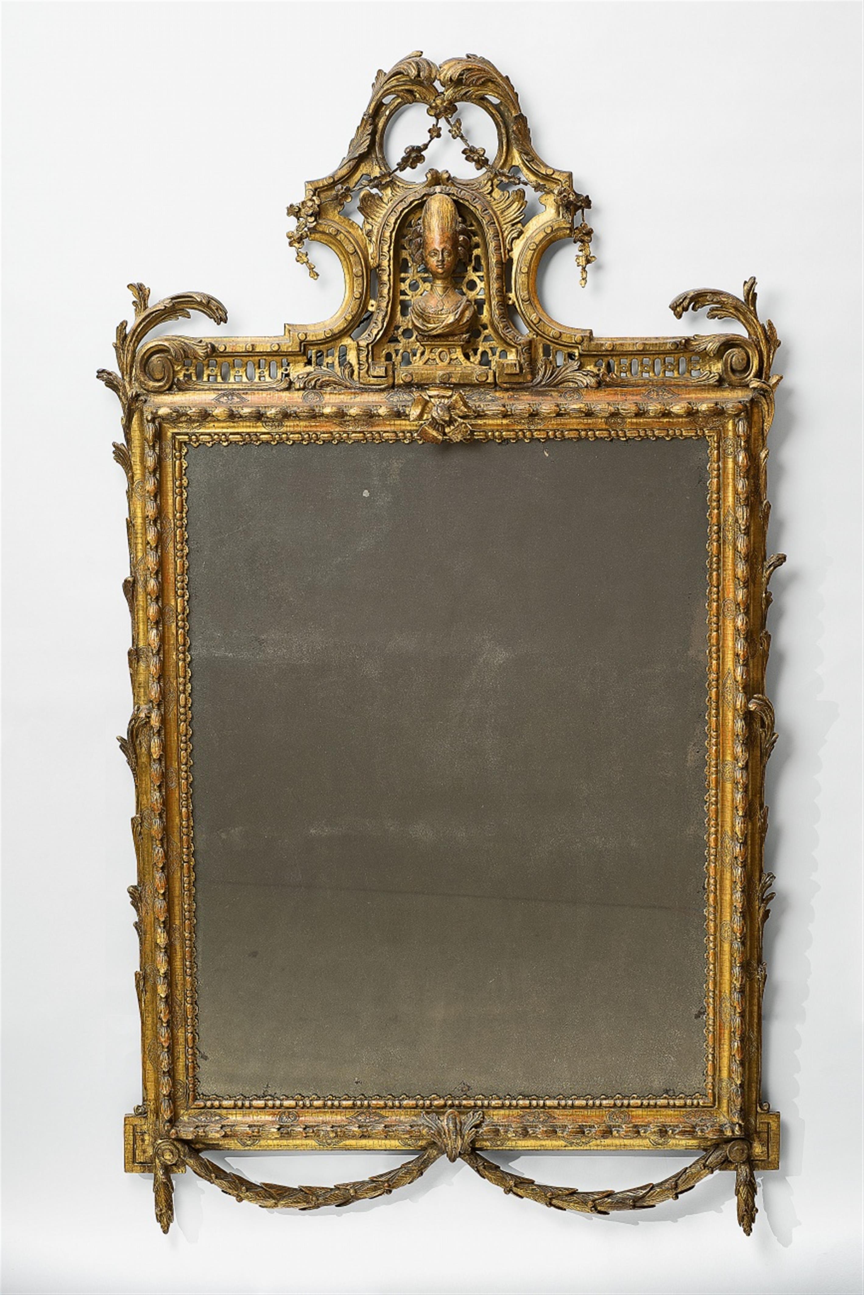 An important Neoclassical giltwood frame - image-1