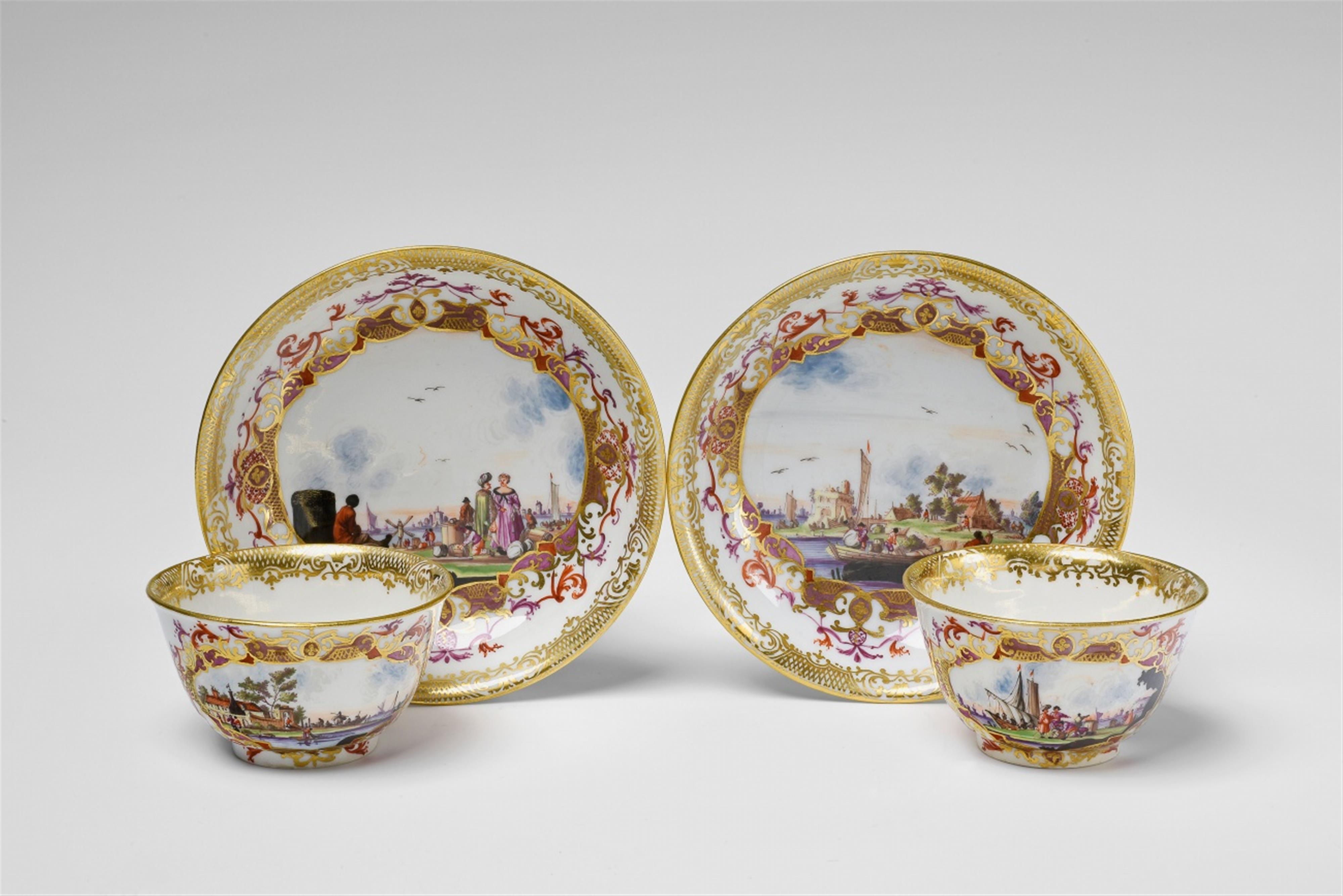 A pair of Meissen porcelain tea bowls with "kauffahrtei" scenes - image-1