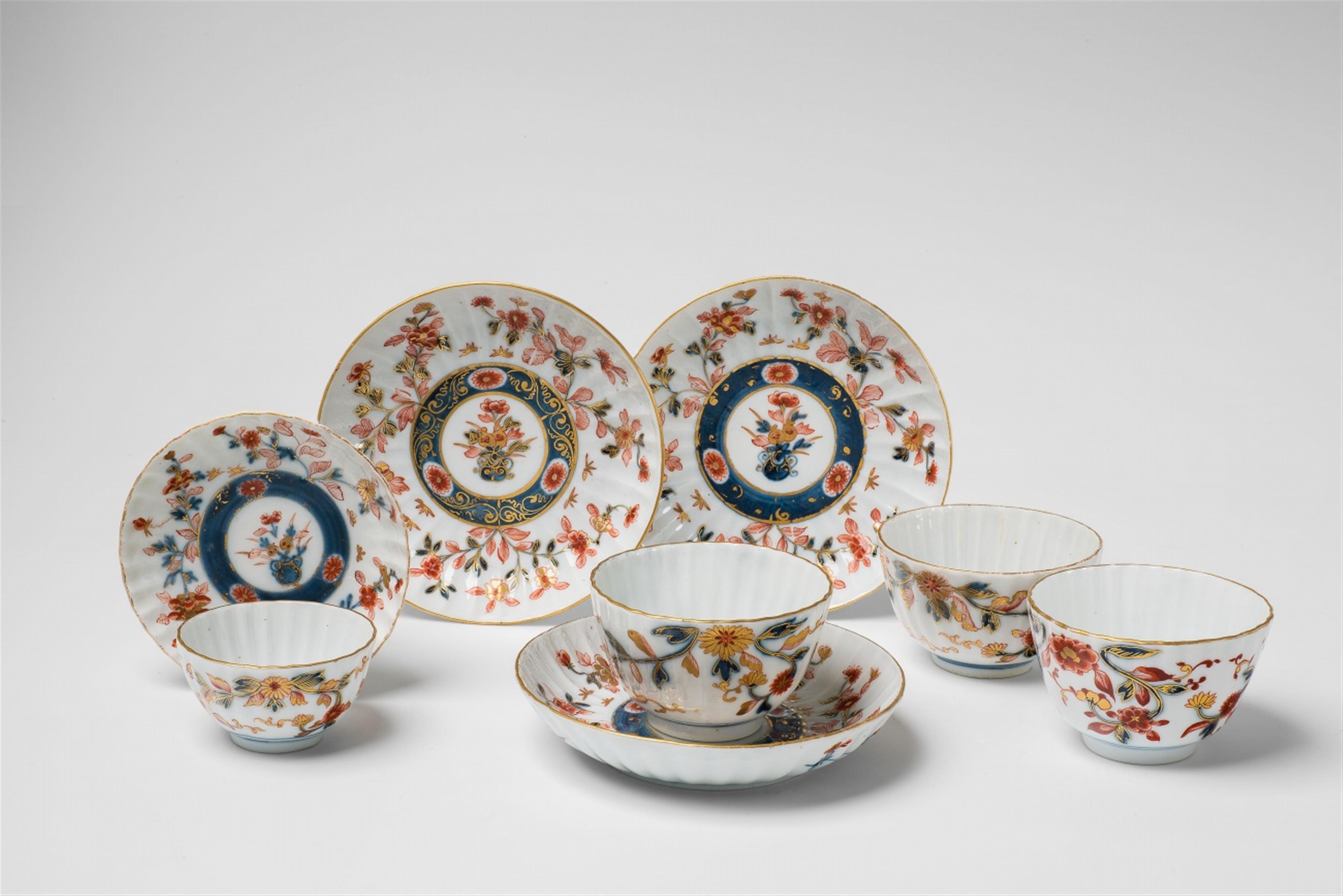 Four Meissen porcelain tea bowls and saucers with Imari decor - image-2