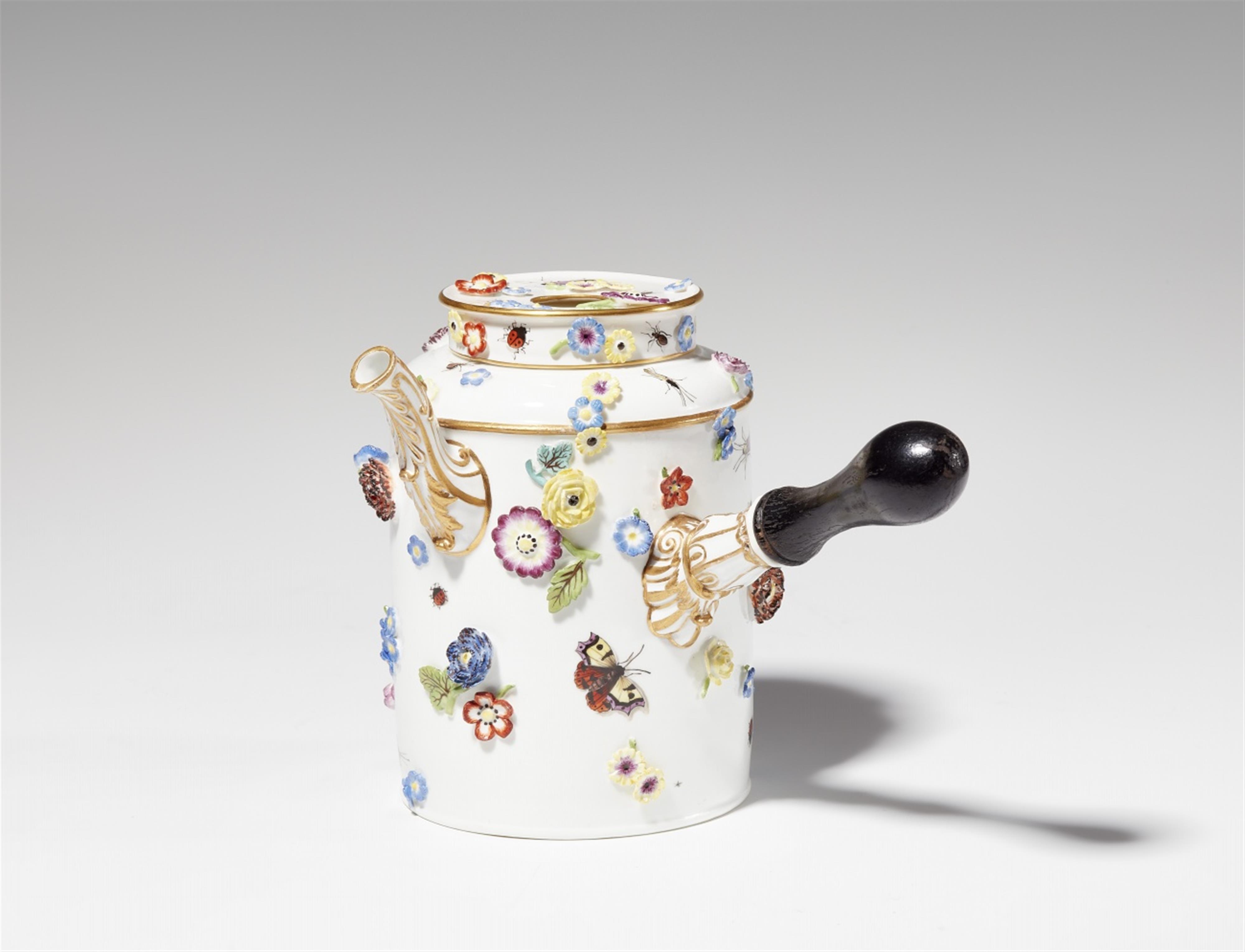 A Meissen porcelain hot chocolate pot with floral appliqués - image-1