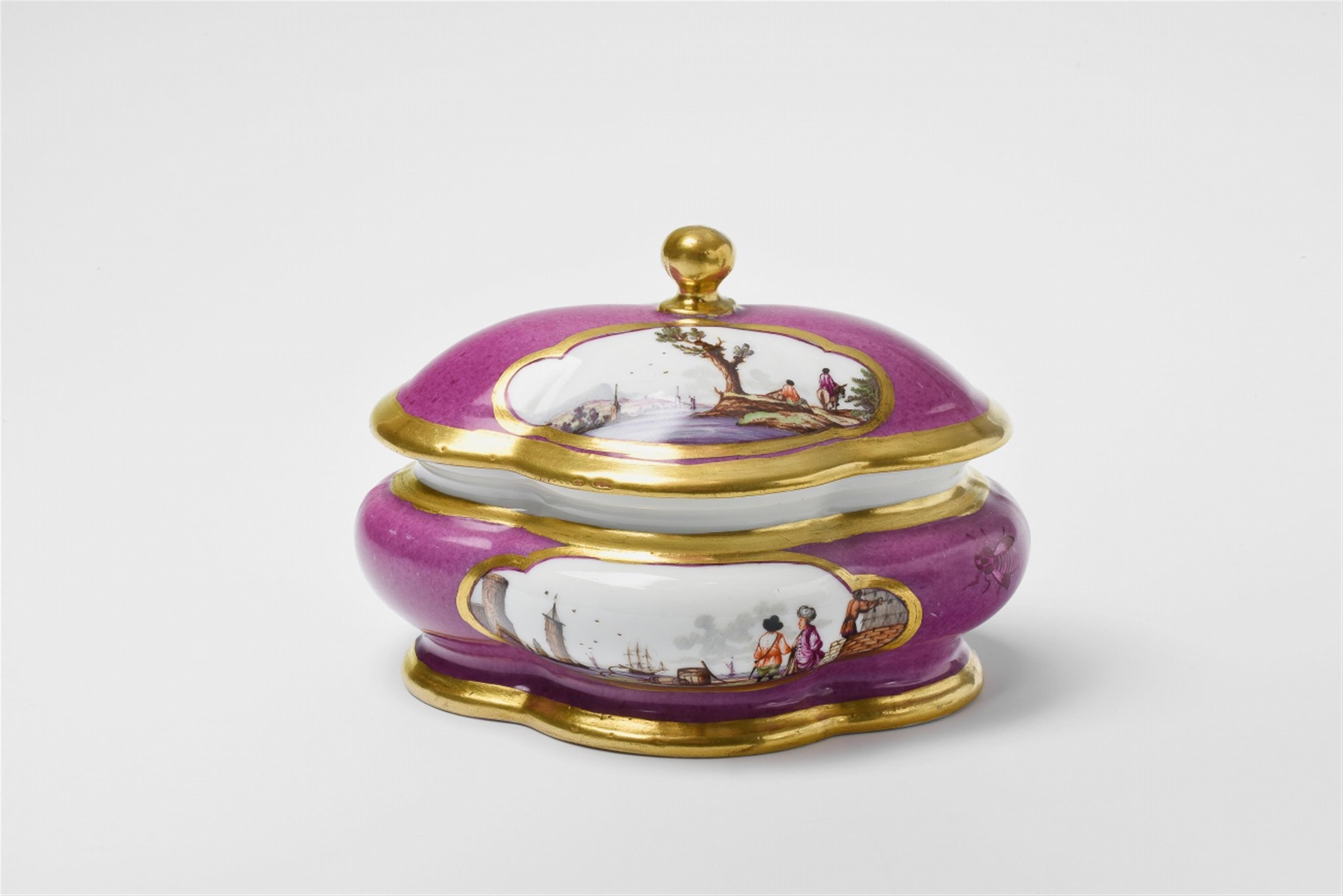 A Meissen porcelain sugar box and cover with "kauffahrtei" scenes - image-1