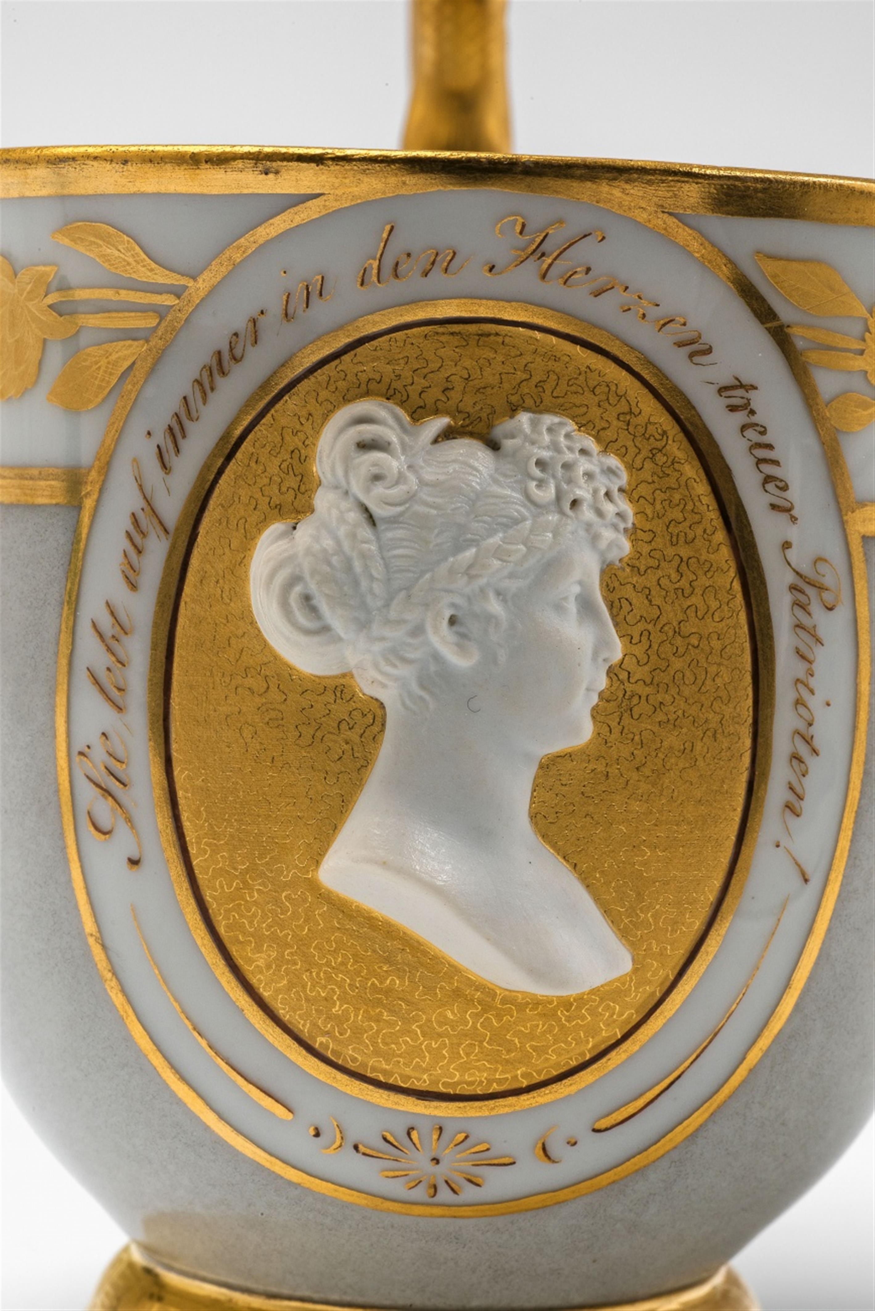 An early Berlin KPM porcelain cup commemorating Queen Louise of Prussia - image-2