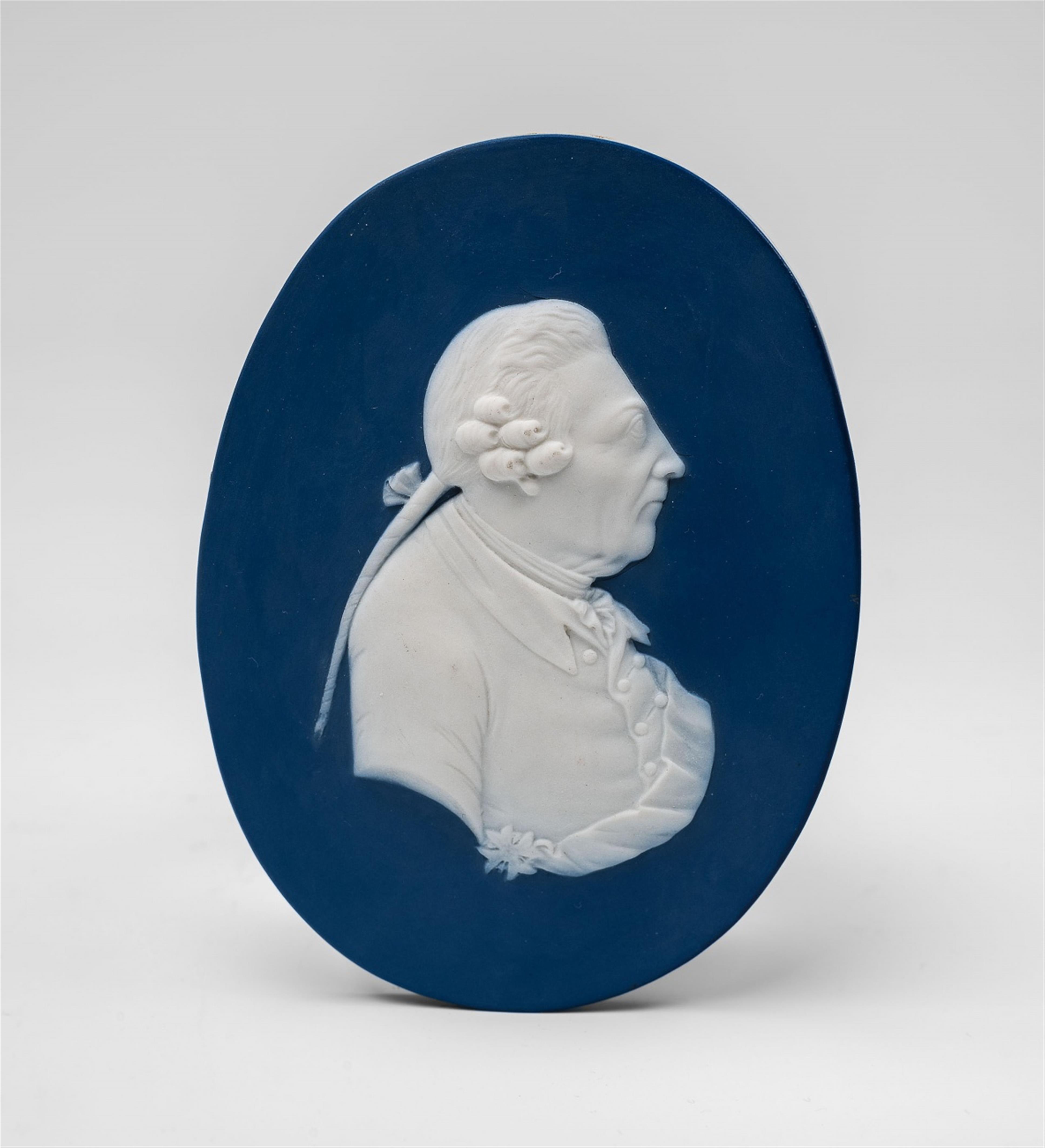 A Meissen porcelain plaque with a portrait of Friedrich II - image-2