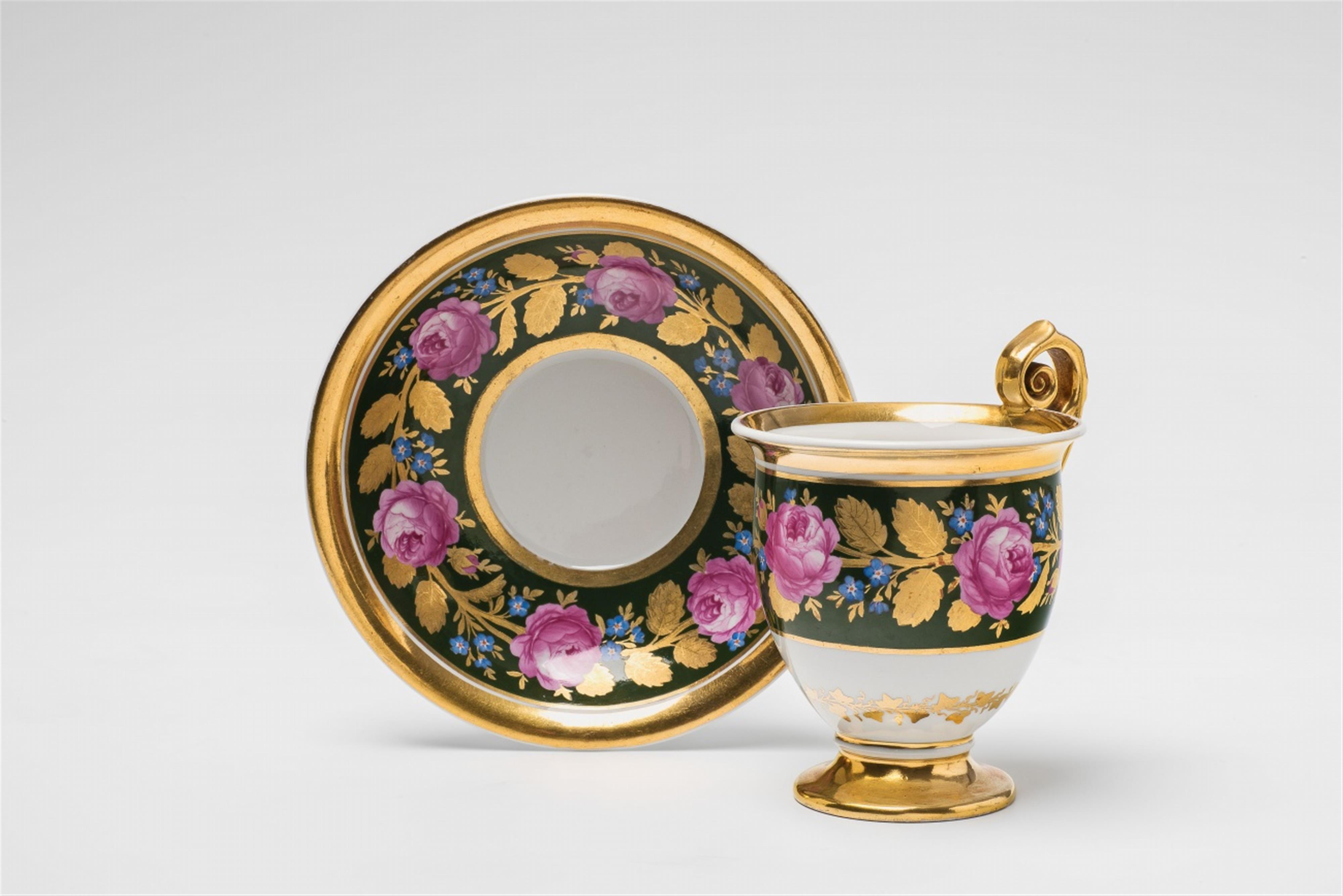 A Fürstenberg porcelain cup with rose decor - image-2