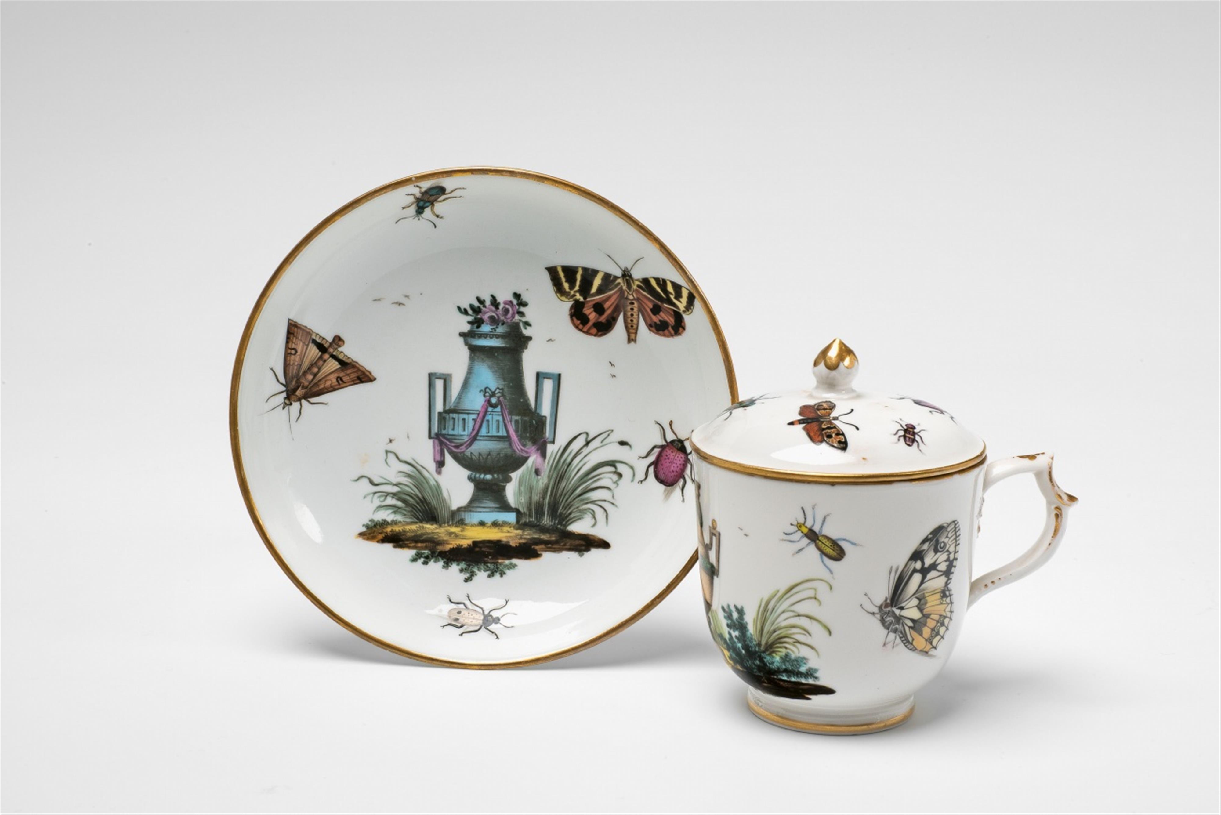 A rare Fulda porcelain cup and cover - image-1