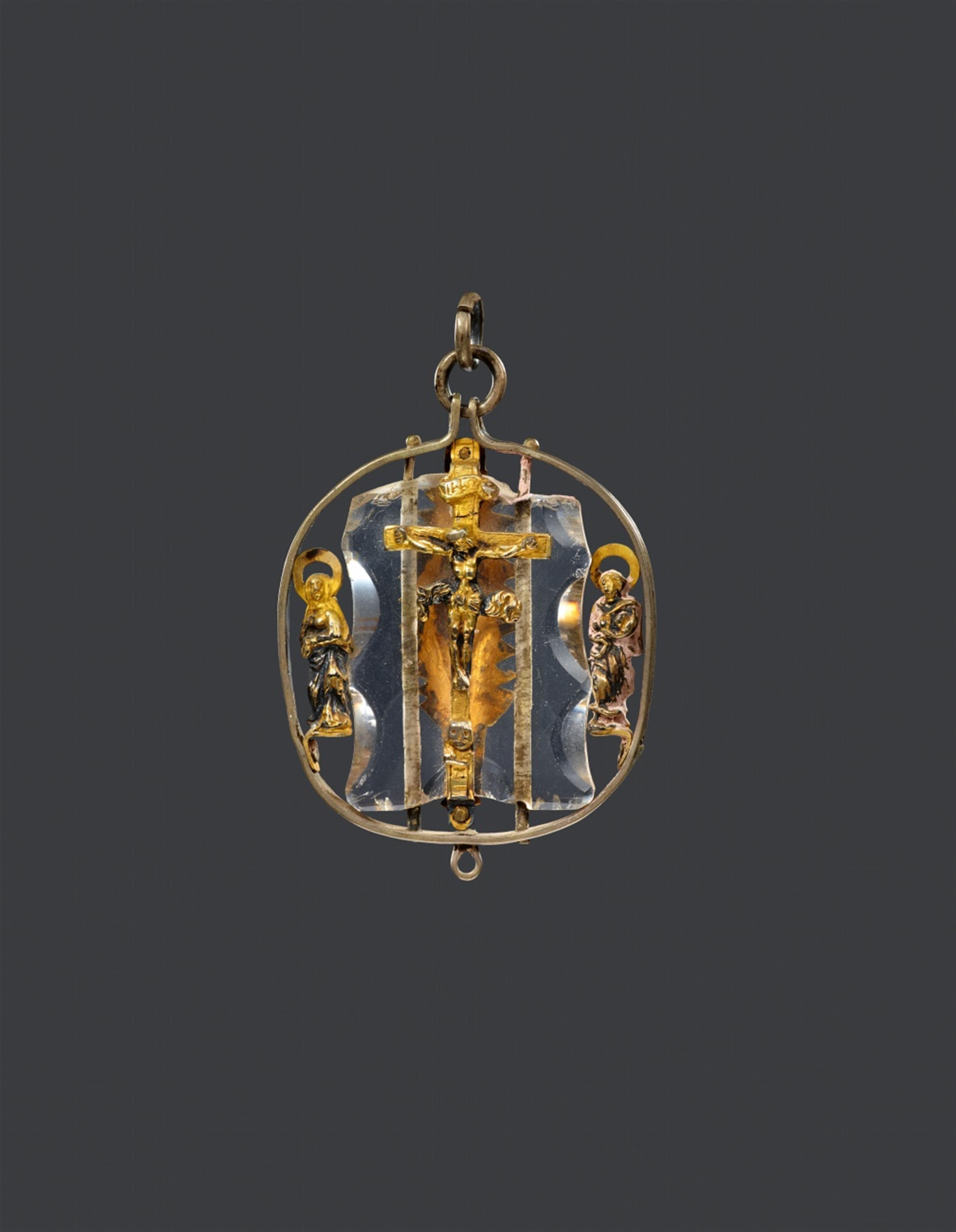 South German late 15th century - A South German late 15th century rock crystal Crucifixion pendant - image-1