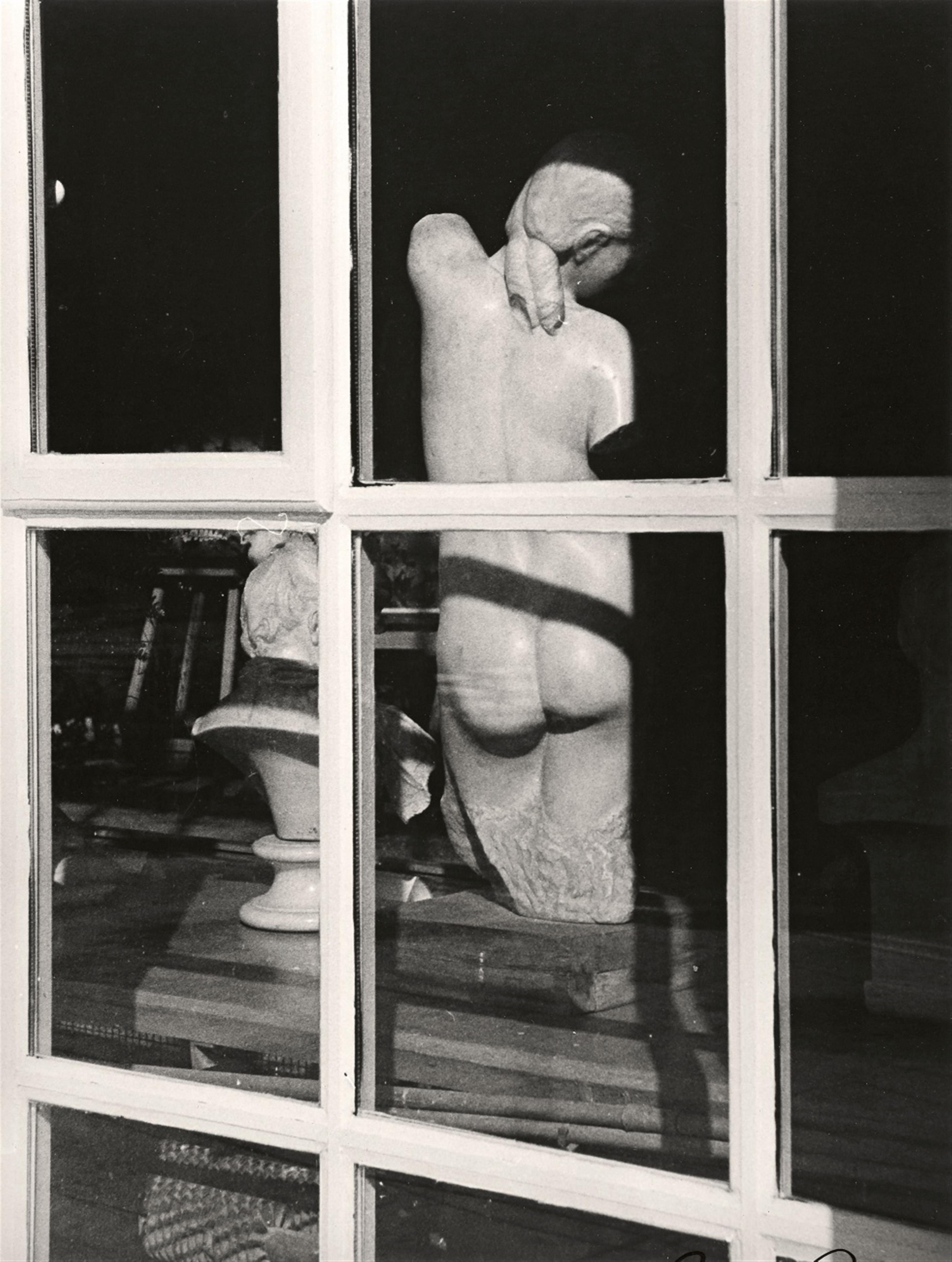 Robert Frank - Untitled (London) - image-1