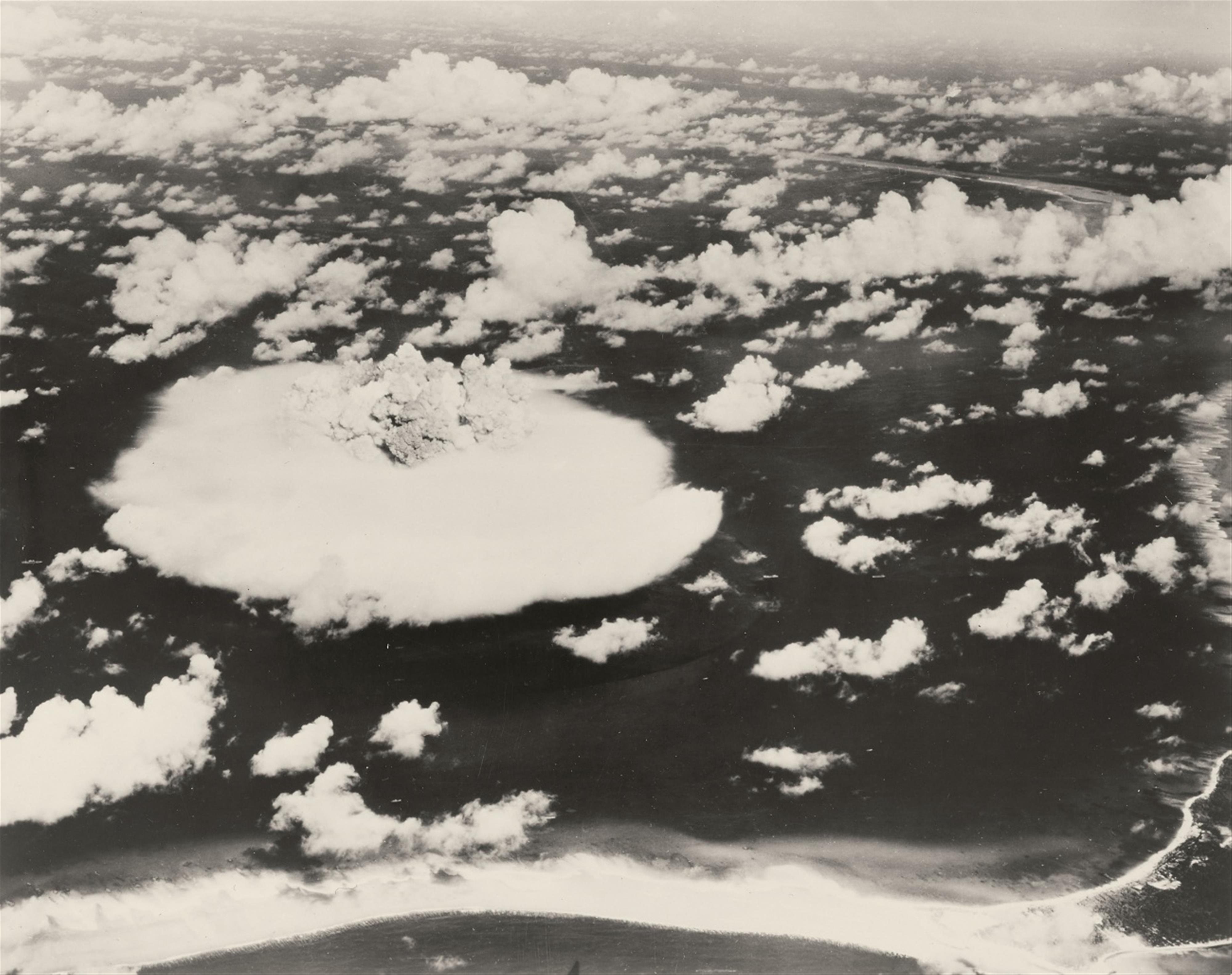 Joint Army Task Force One Photo - "Operation Crossroads" - Views of the Bikini Atoll nuclear Tests - image-20