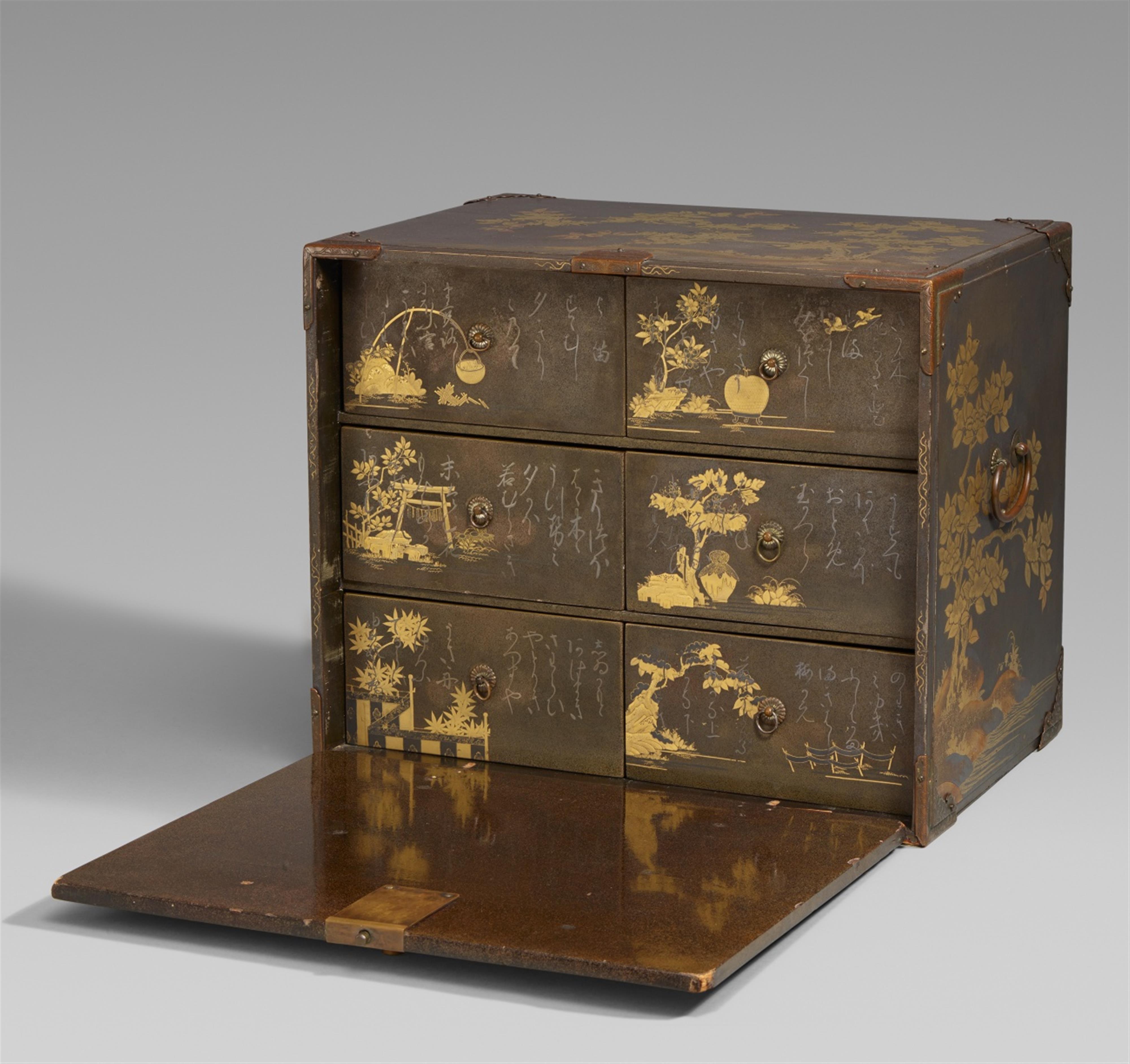 A lacquer cabinet (sage dansu). 17th/18th century - image-1