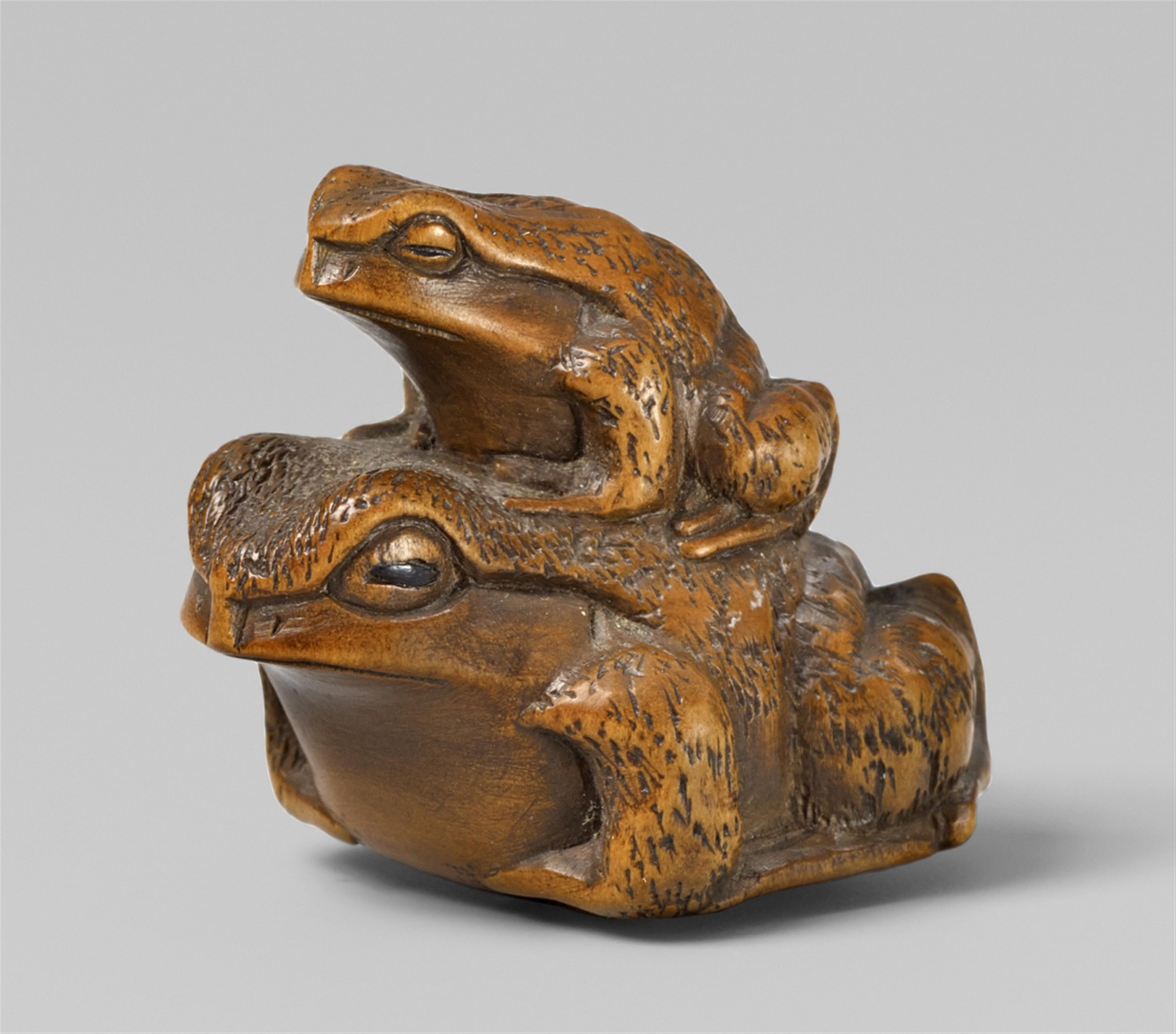 A boxwood netsuke of toads. First half 19th century - image-1