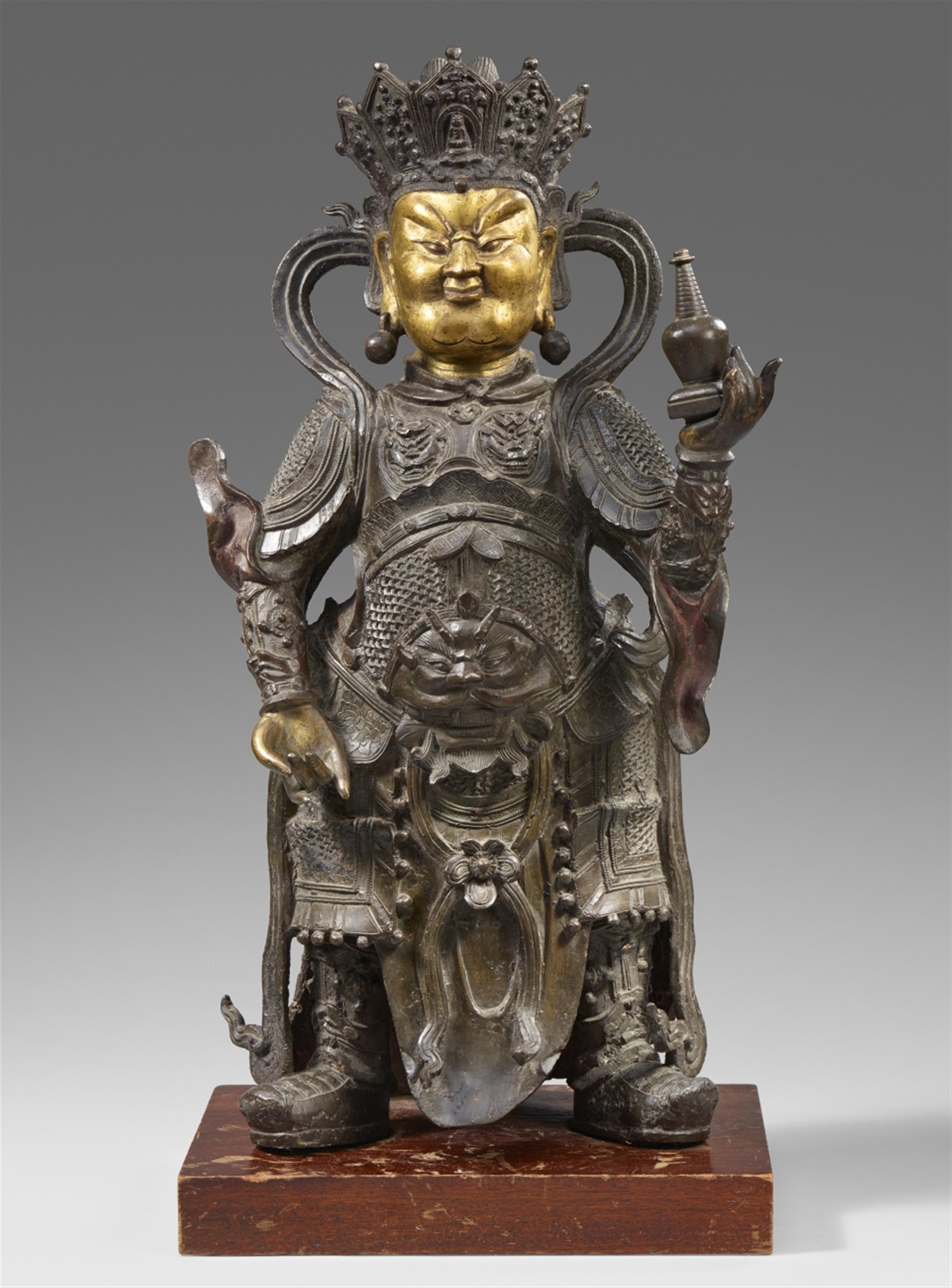 Große Figur eines Weltenwächters (vajrapani). Bronze. 17./18. Jh. - image-3