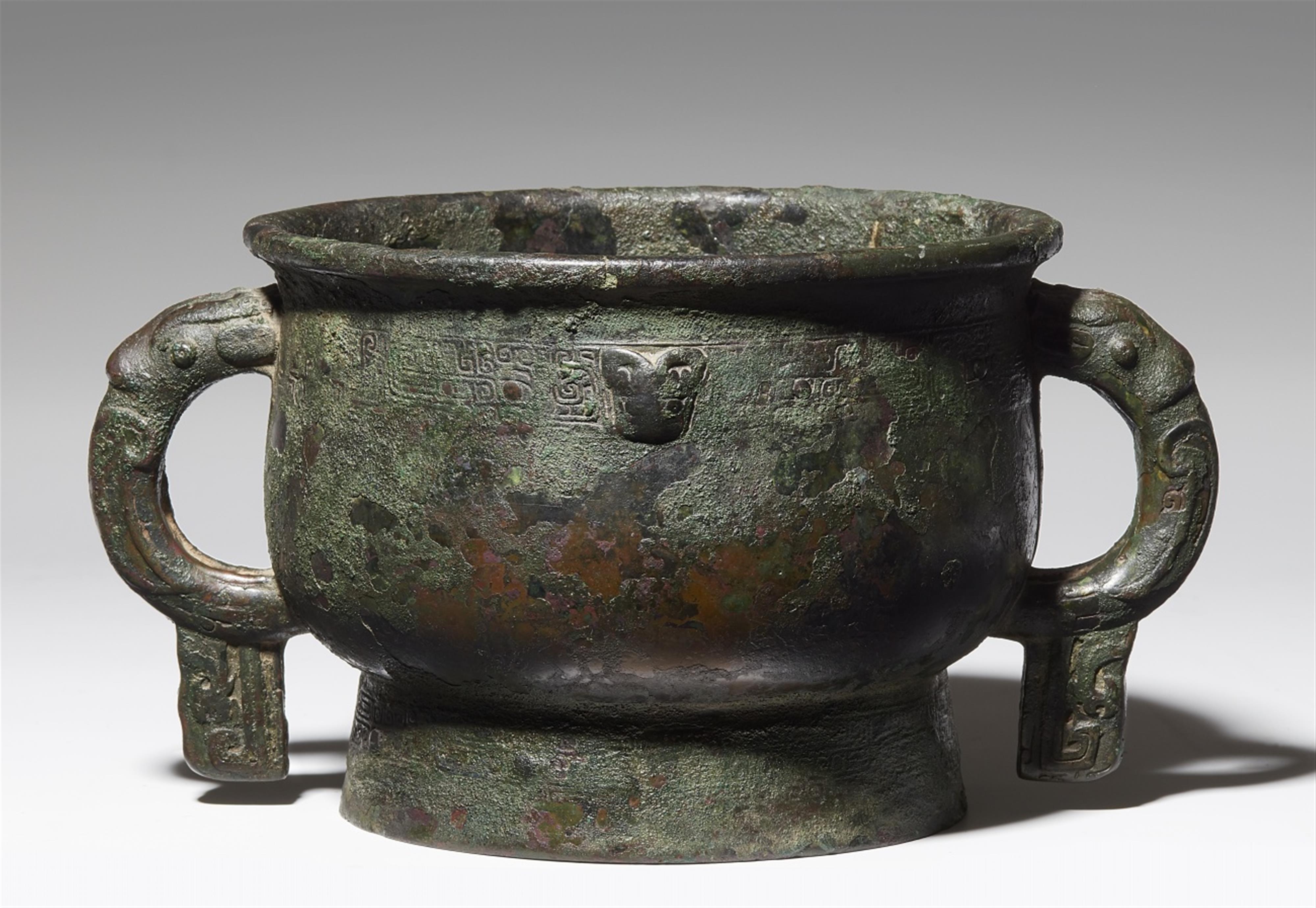 Speisegefäß vom Typ gui. Bronze. Frühe Zhou-Zeit, 12./10. Jh. v. Chr. - image-1