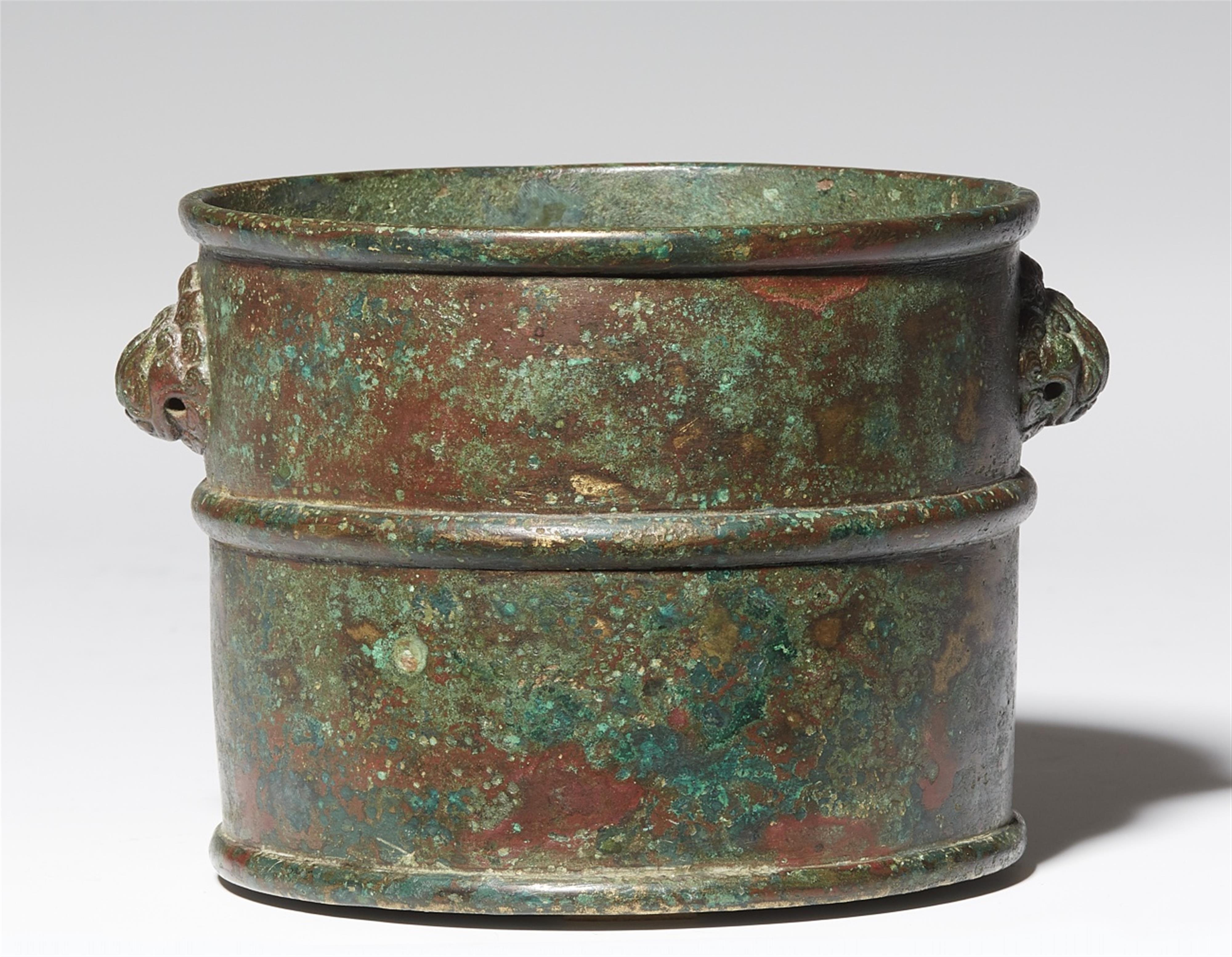 A bronze incense burner. Ming dynasty or later - image-1