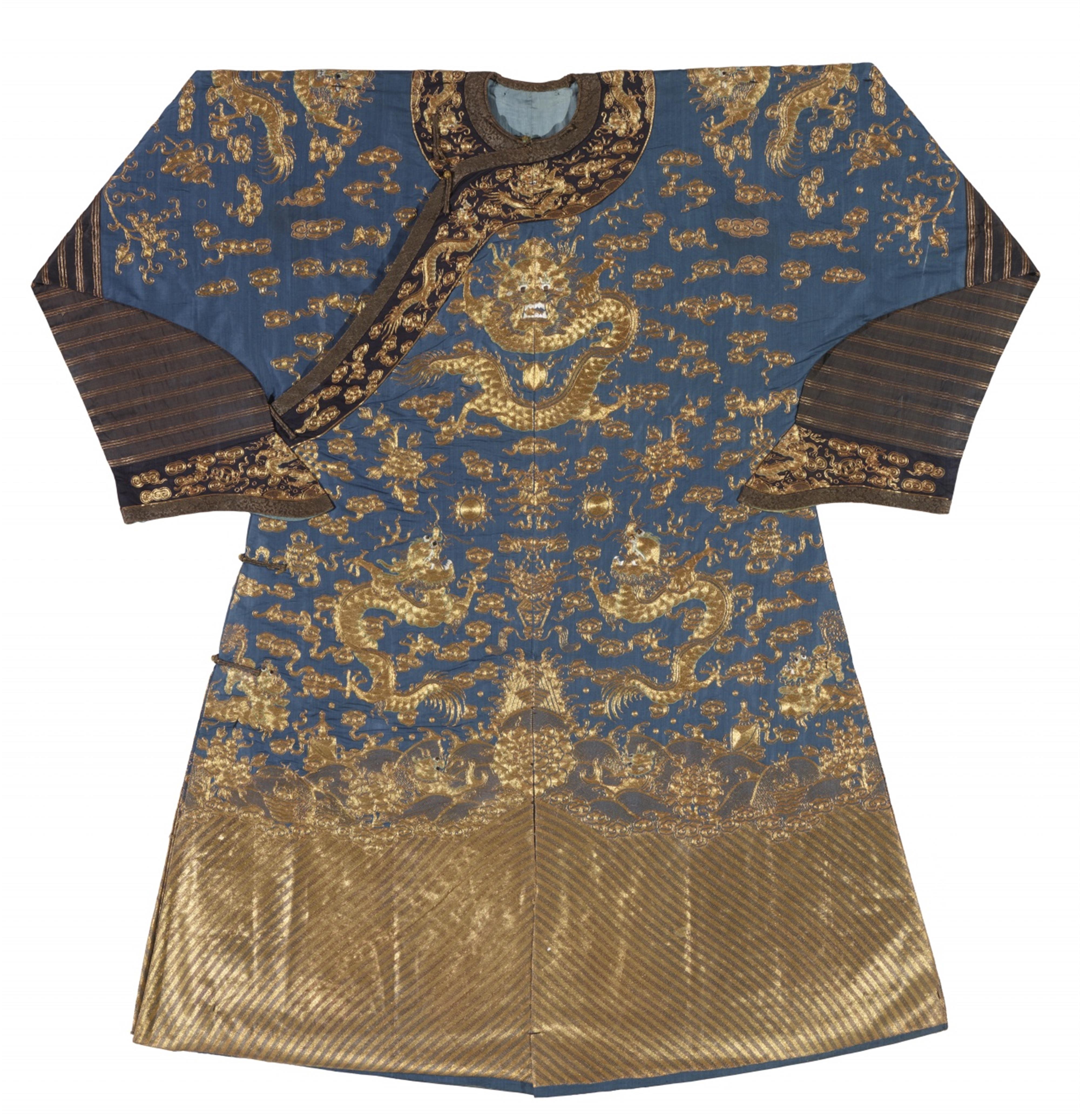 A semi-official embroidered blue silk dragon robe (longpao). 19th century - image-1