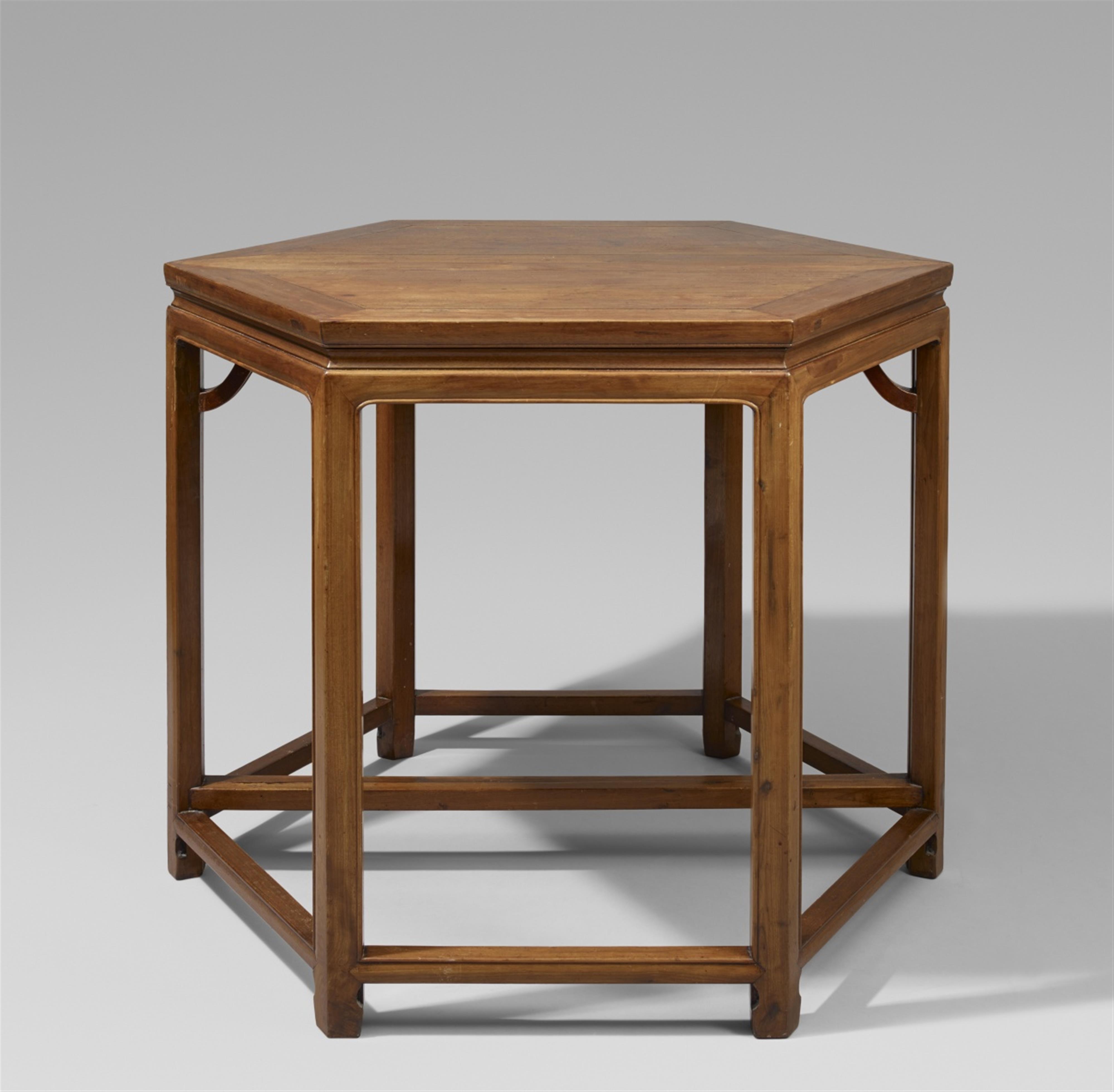 A pair of trapezoid hongmu wood tables. 19th century - image-1