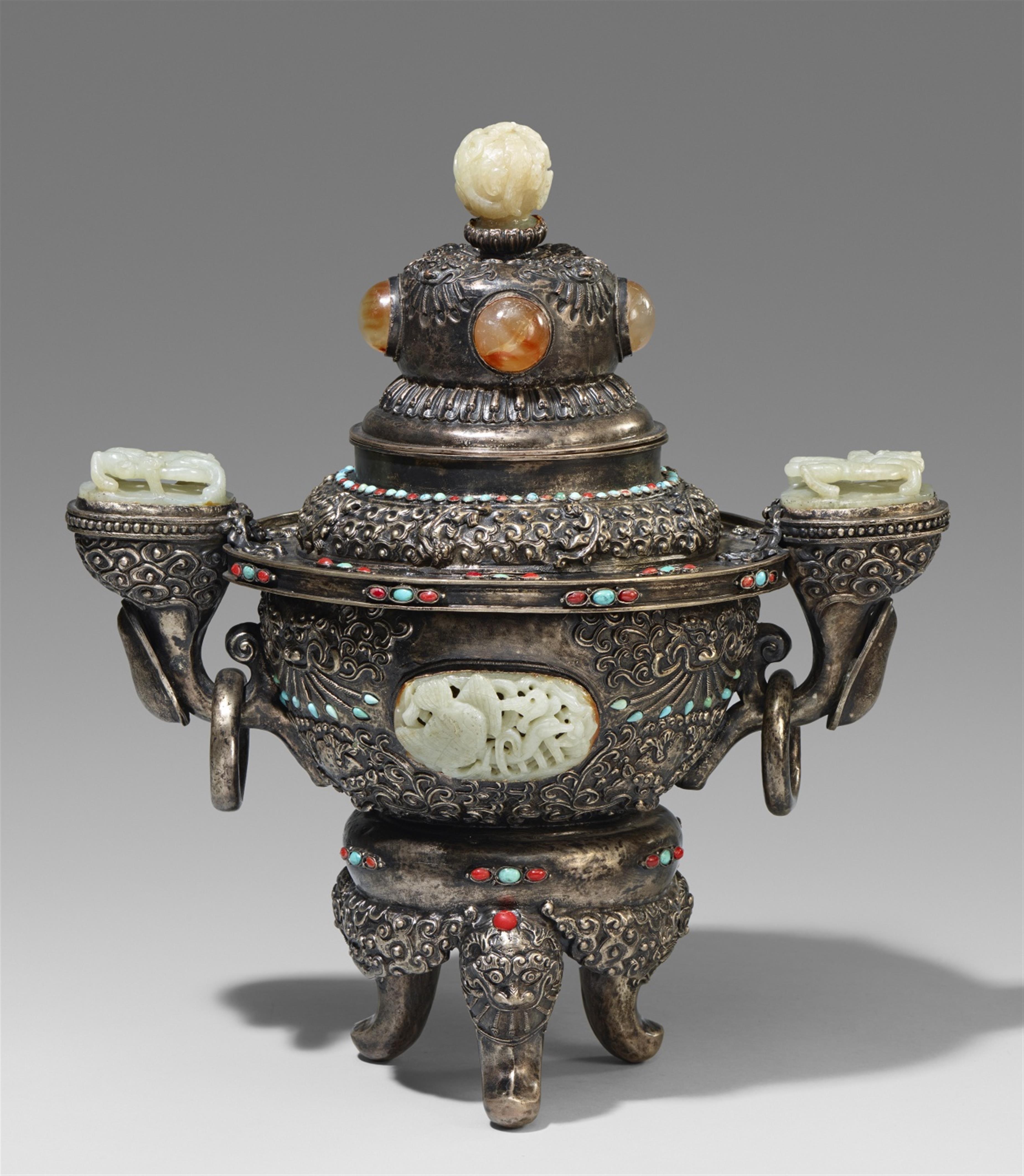 A large Mongolian silver lidded vessel. 20th century - image-1