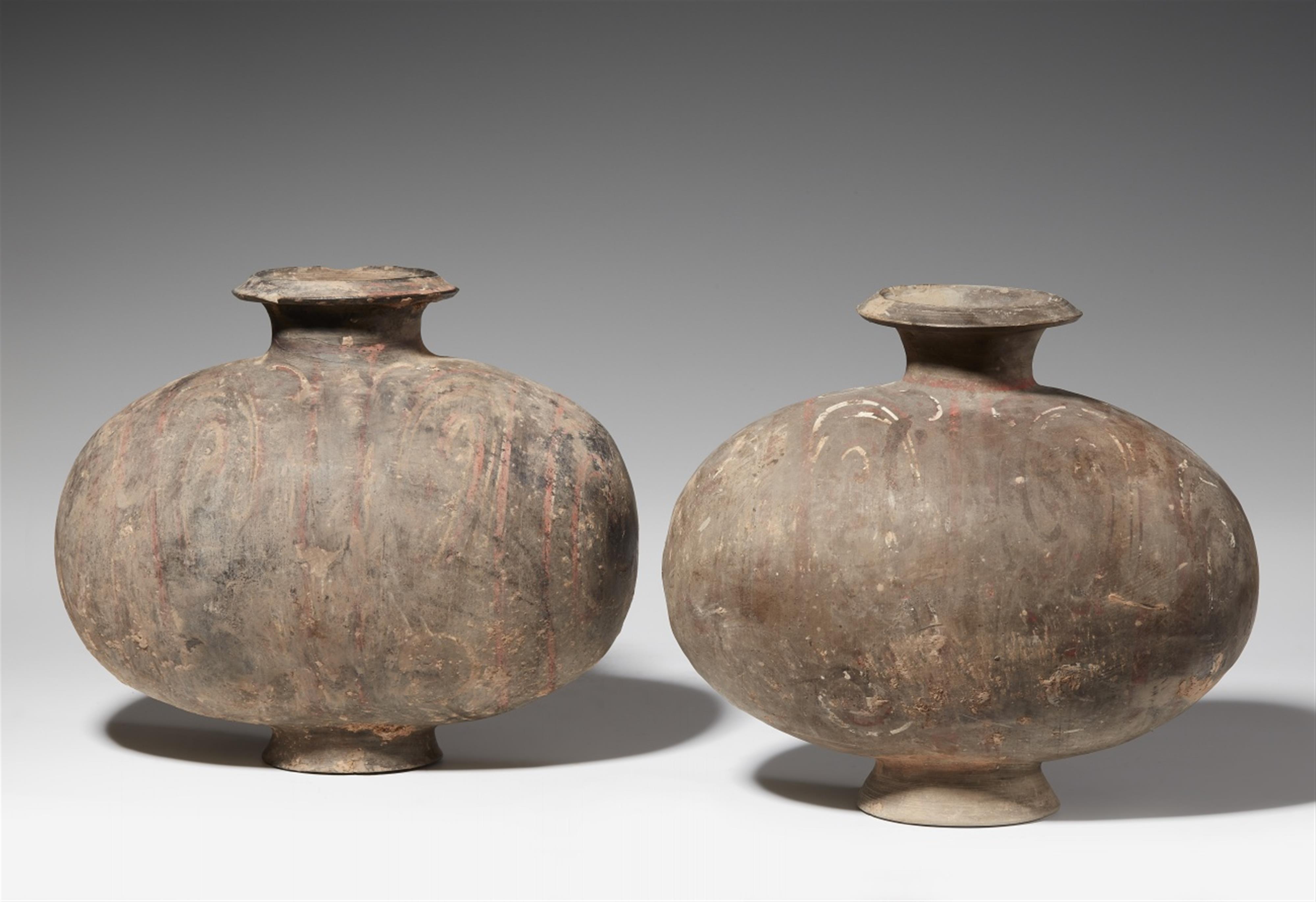 Two grey earthenware cocoon jars. Han dynasty (206 BC-220 AD) - image-1