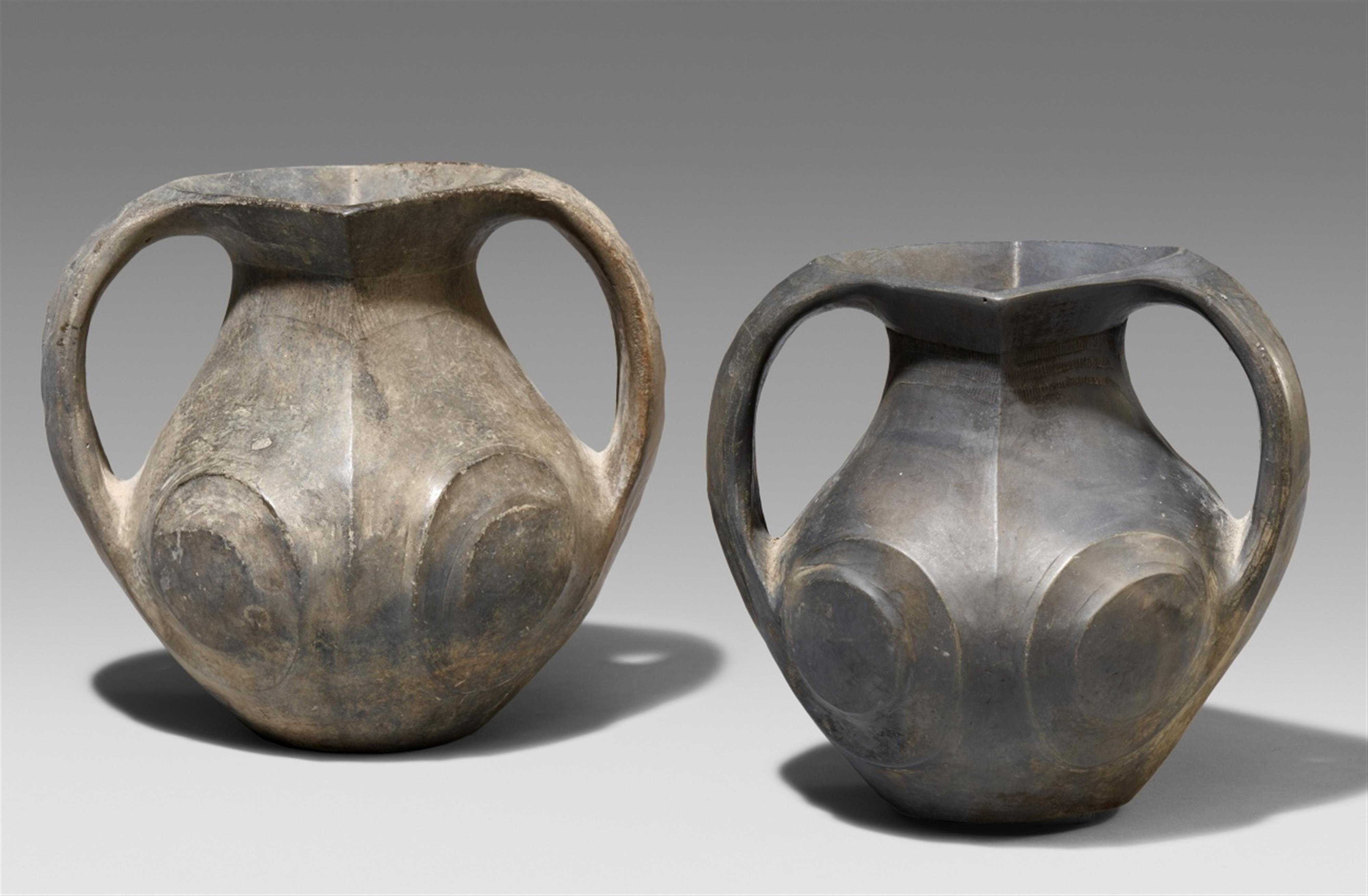 A Sichuan black pottery amphora. Han dynasty (206 BC-220 AD) - image-1