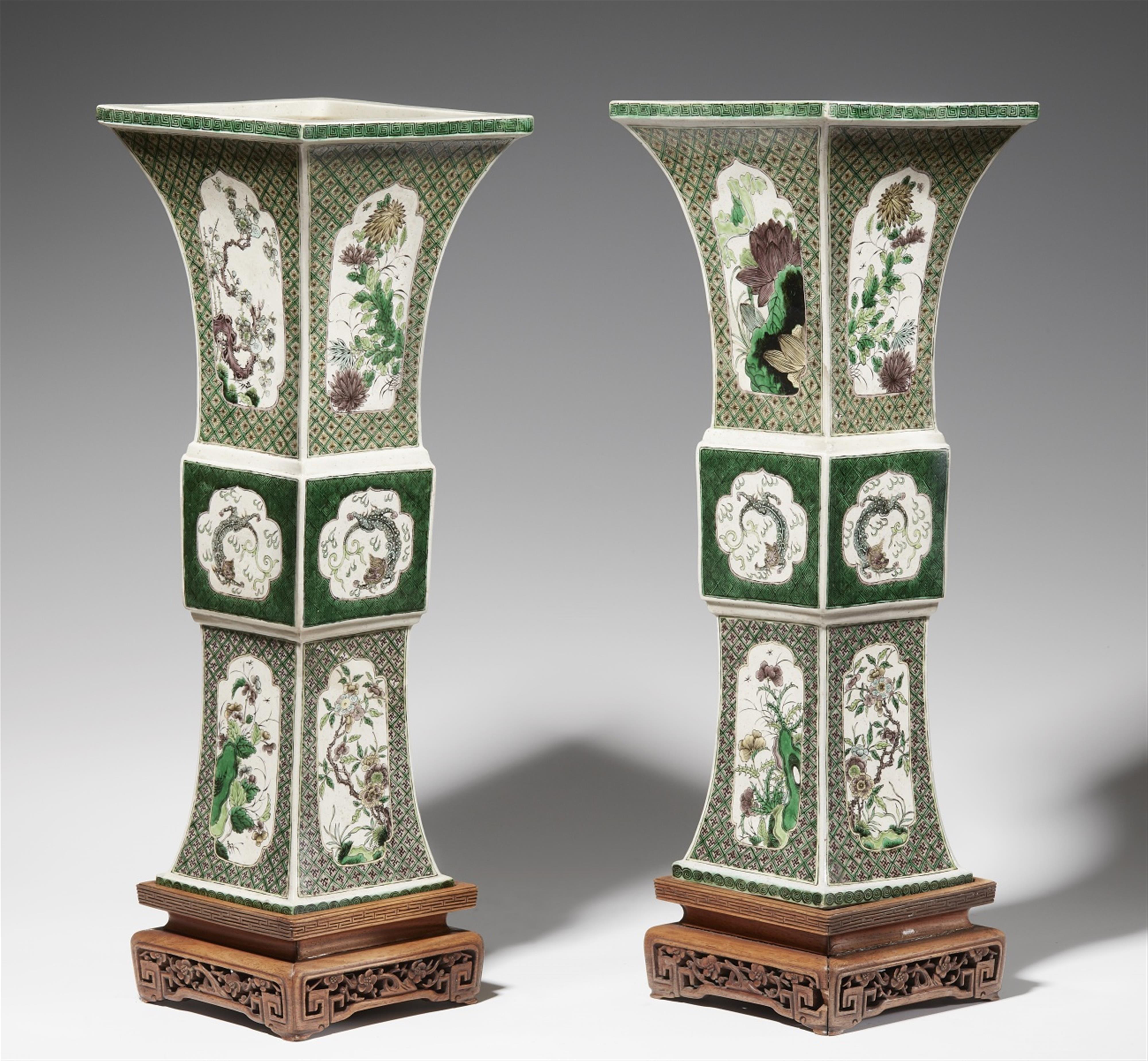 A pair of gu-shaped vases. 19th century - image-1