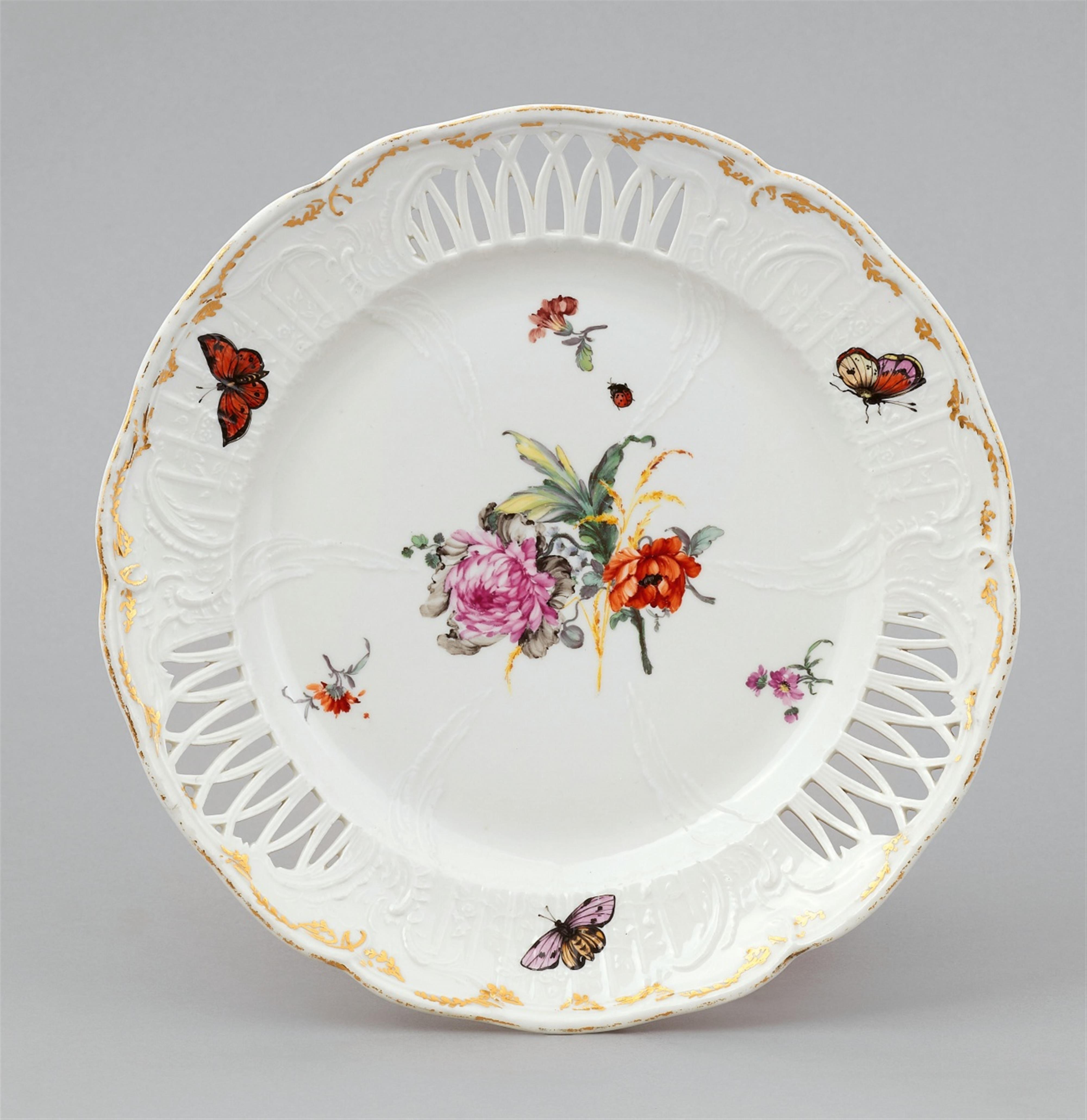 A Berlin KPM porcelain dessert plate from the first order of the dinner service for Berlin Palace - image-1