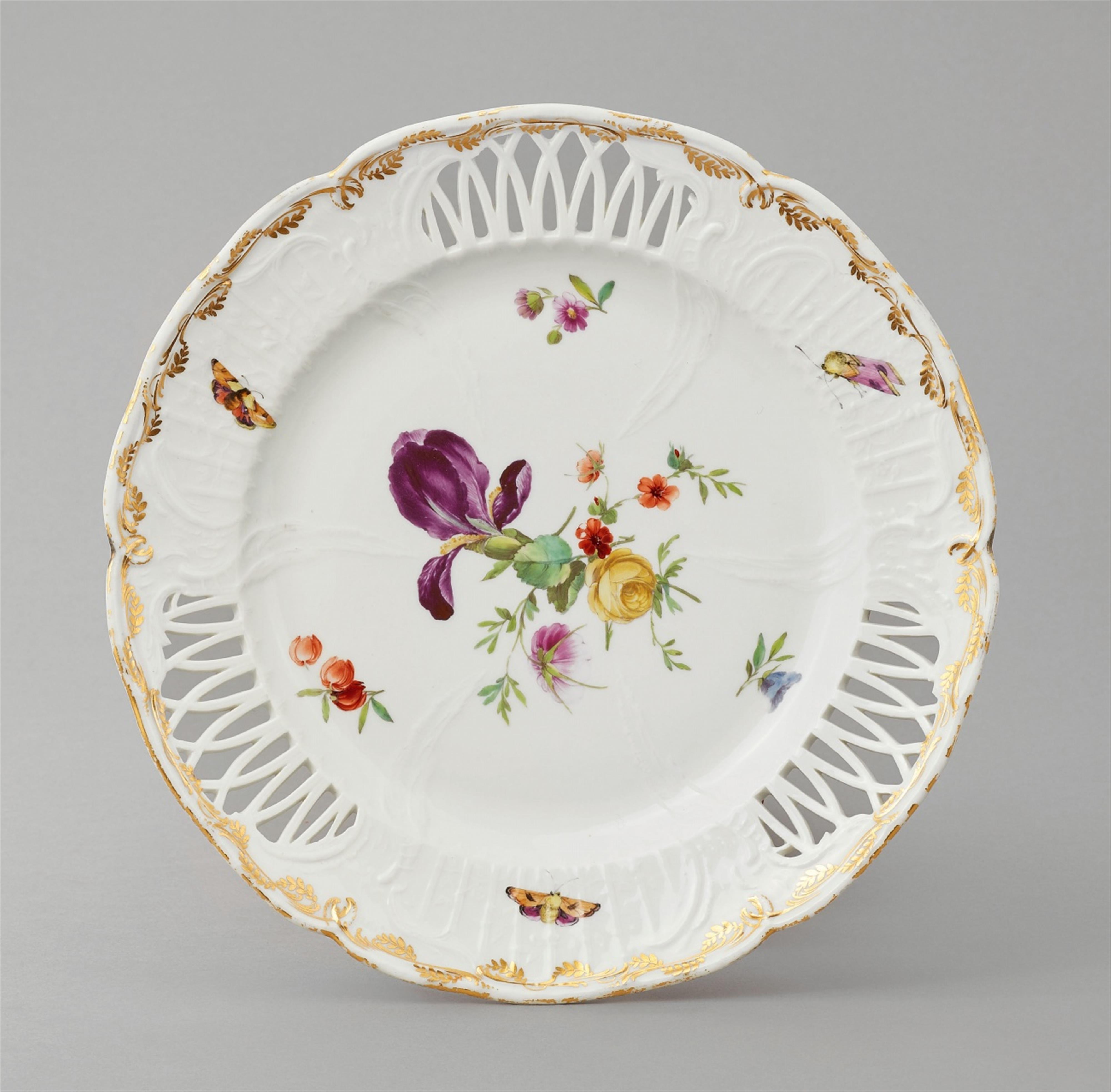 A Berlin KPM porcelain dessert plate from the second order of the dinner service for Berlin Palace - image-1