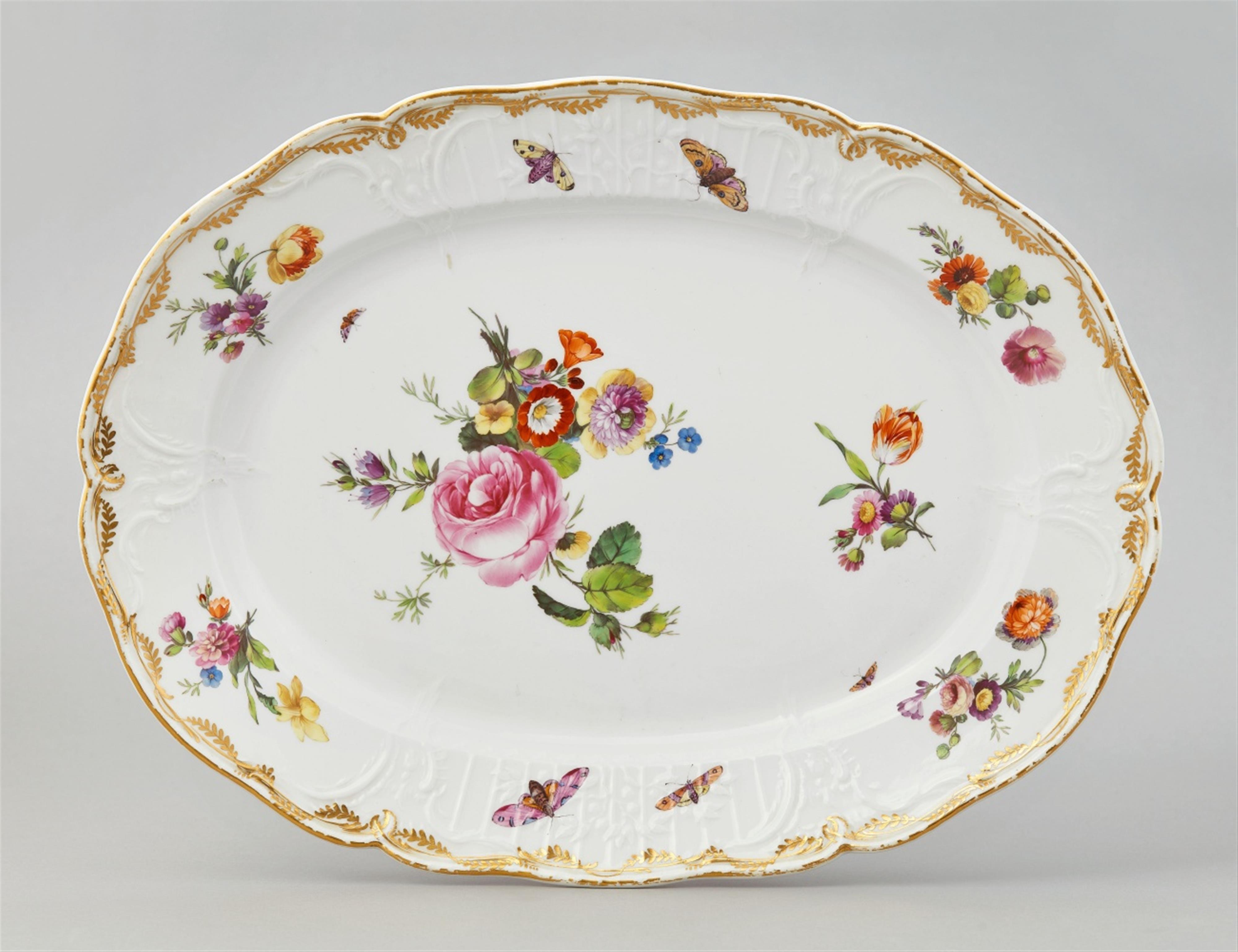 A large Berlin KPM oval porcelain platter from the second order of the dinner service for Berlin Palace - image-1