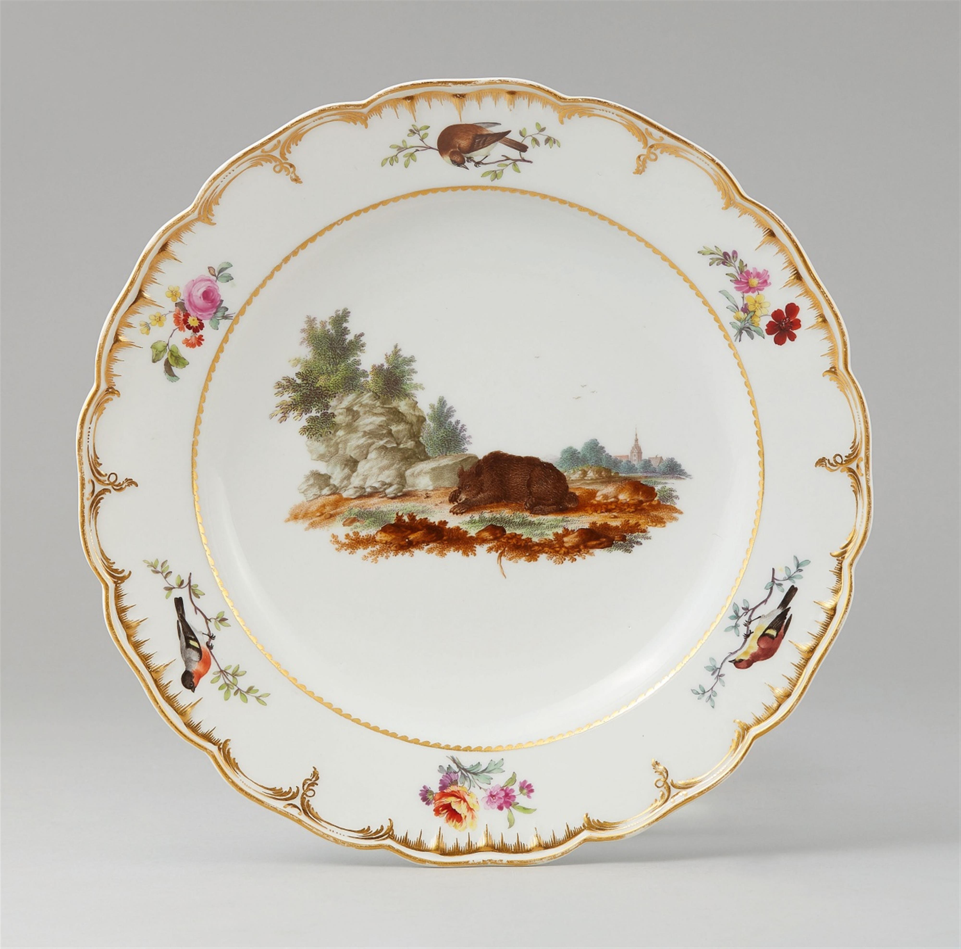 A Berlin KPM porcelain dinner plate from a hunting service - image-1