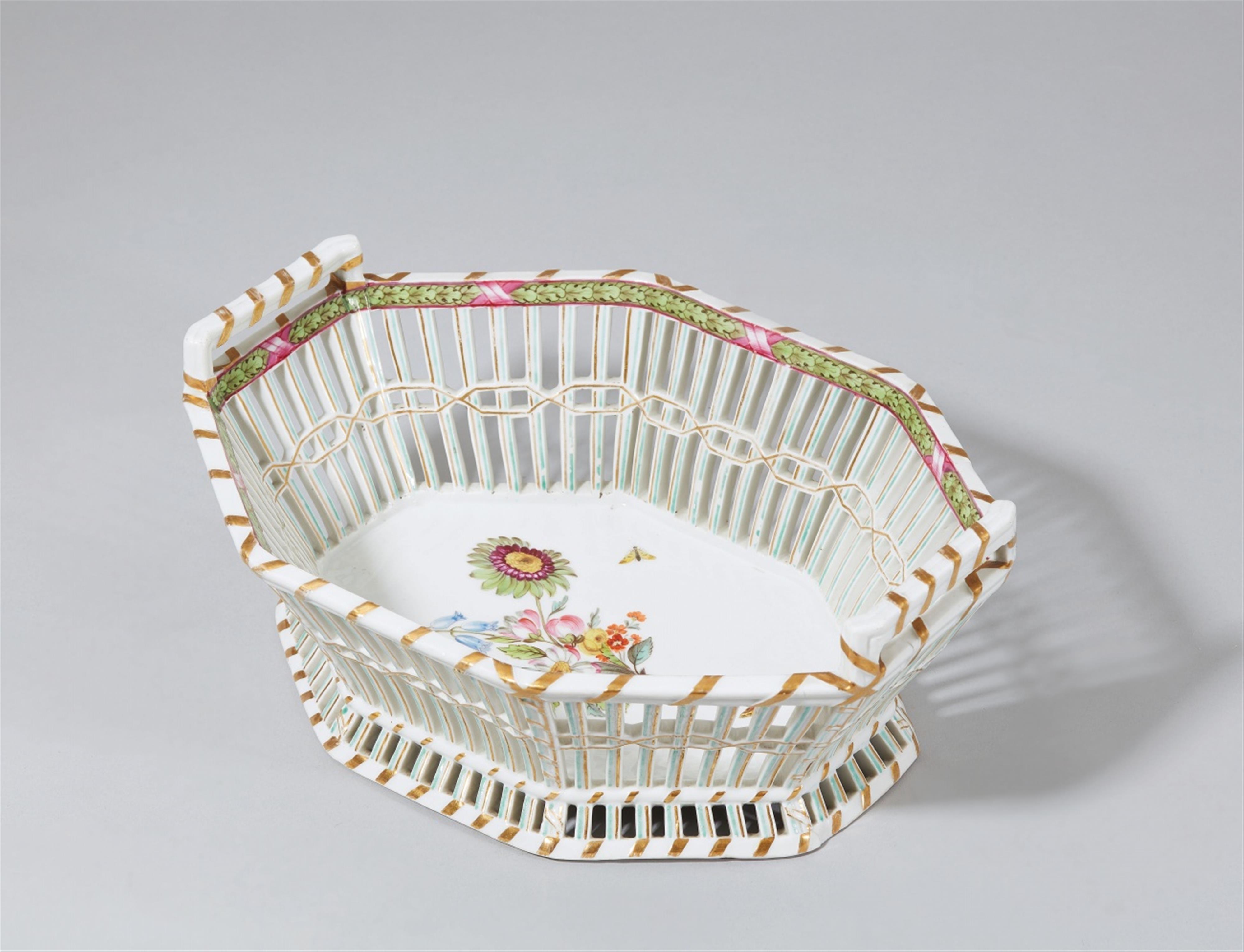 An octagonal Berlin KPM porcelain basket from a service with oak leaf borders - image-1