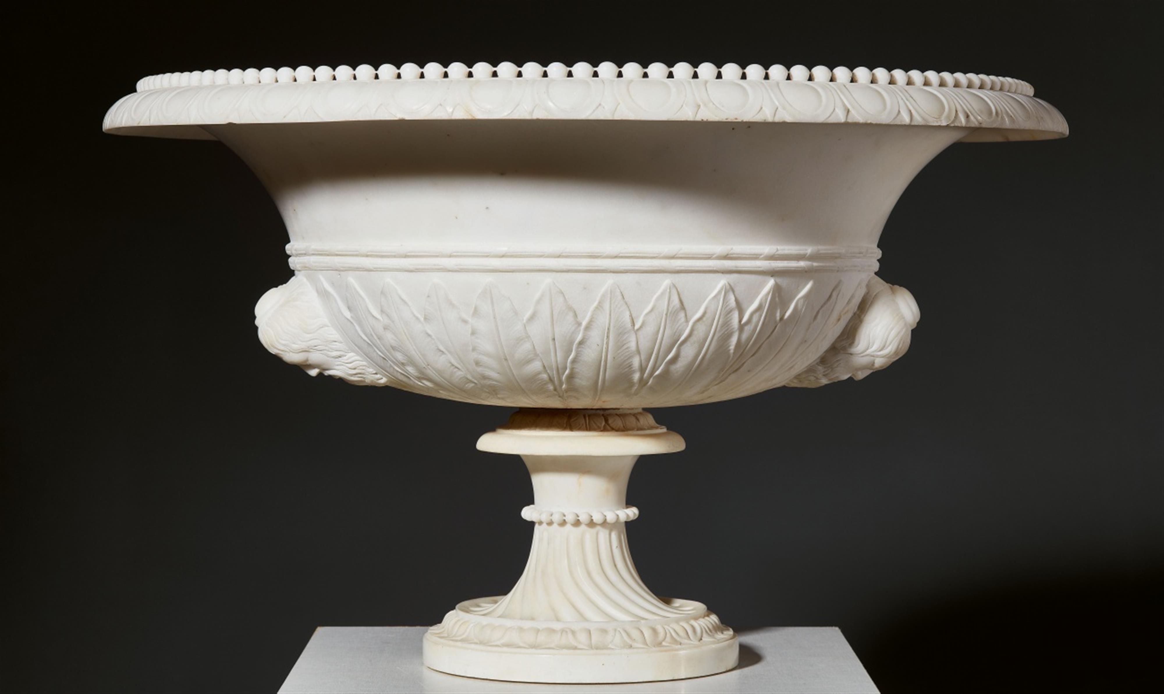 An important translucent white Carrara marble vase - image-2