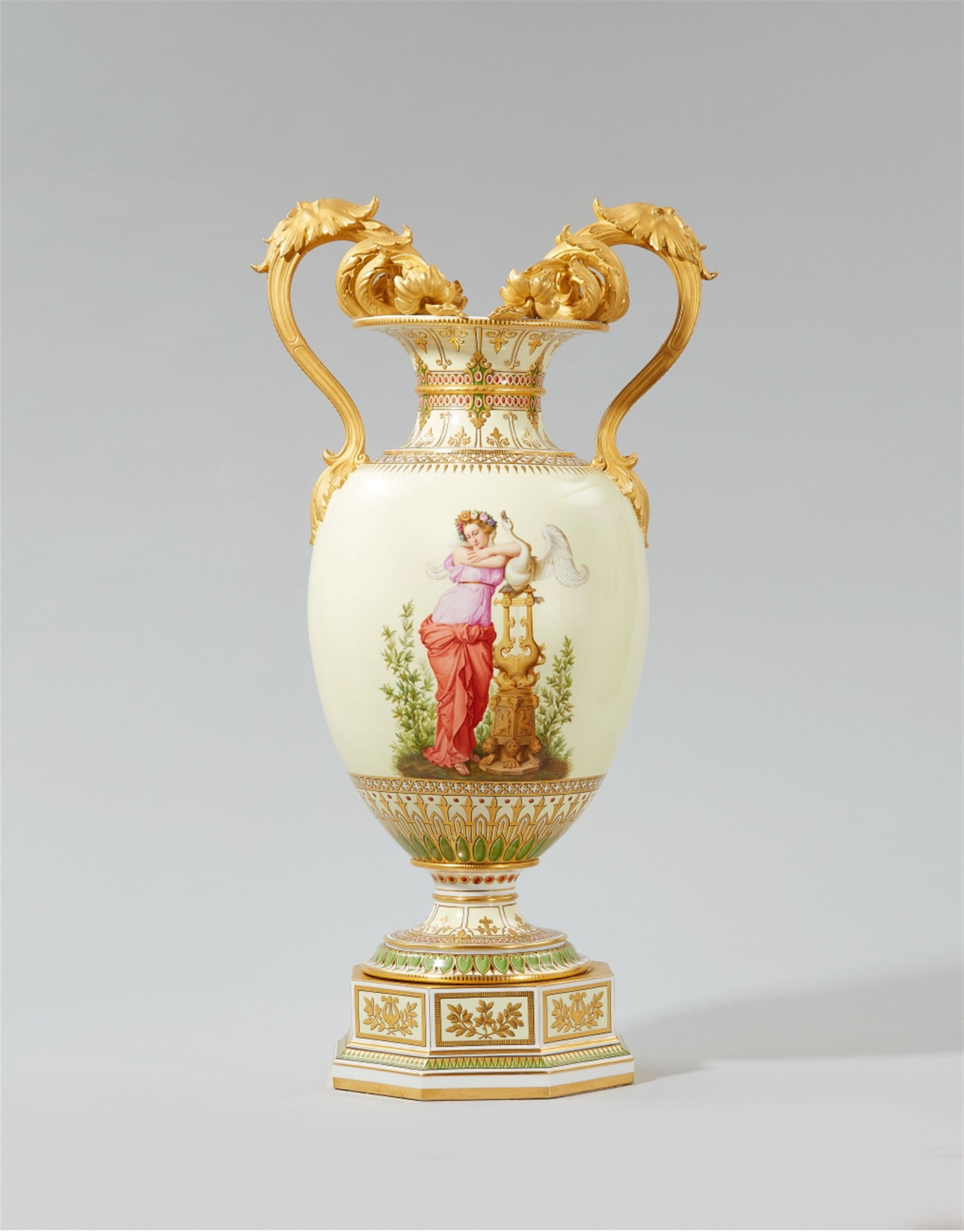 Urbino-Vase Nr. 3 mit der Muse Erato - image-1